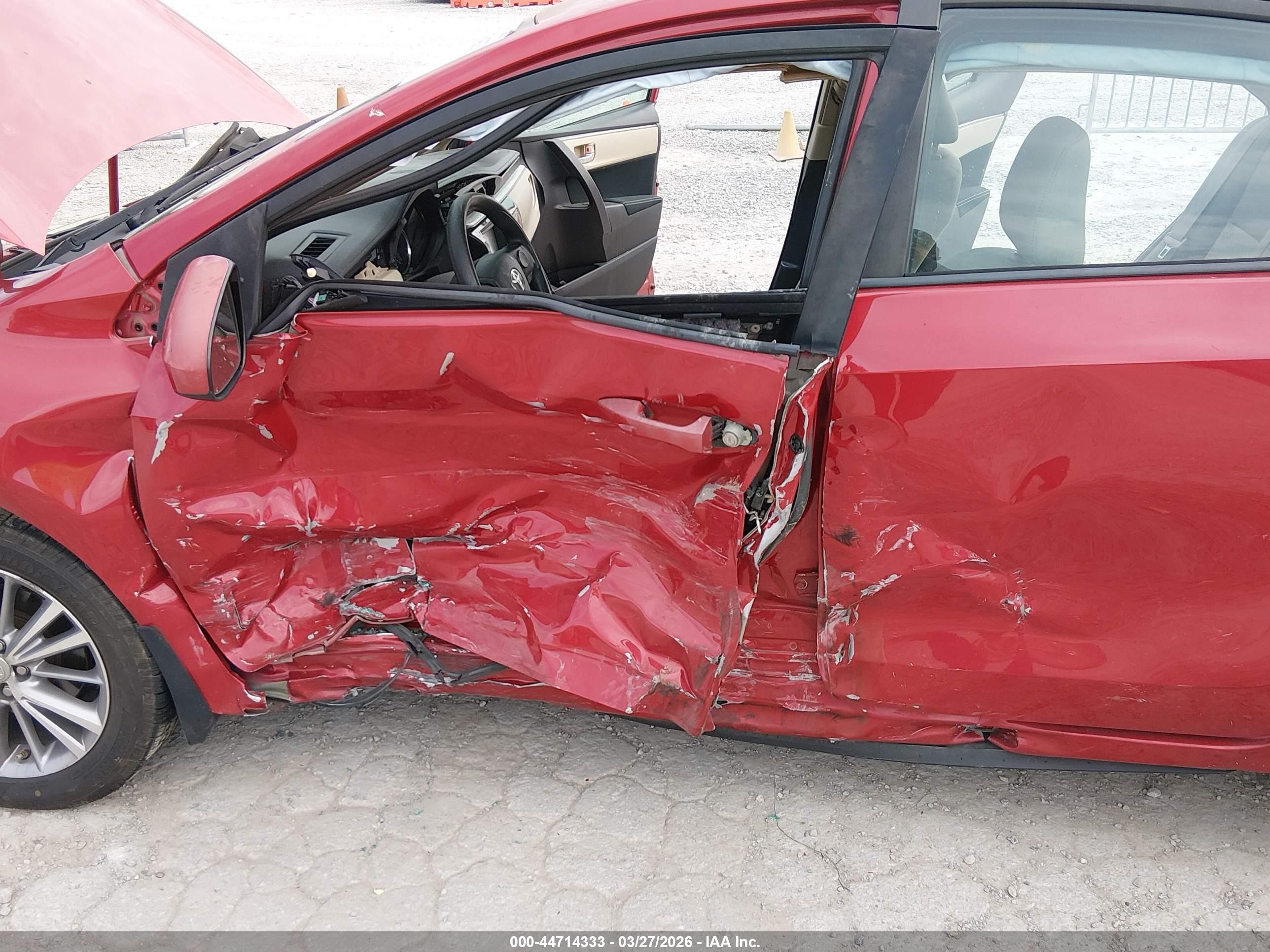 2014 Toyota Corolla Le Plus Red vin: 2T1BURHE5EC207210