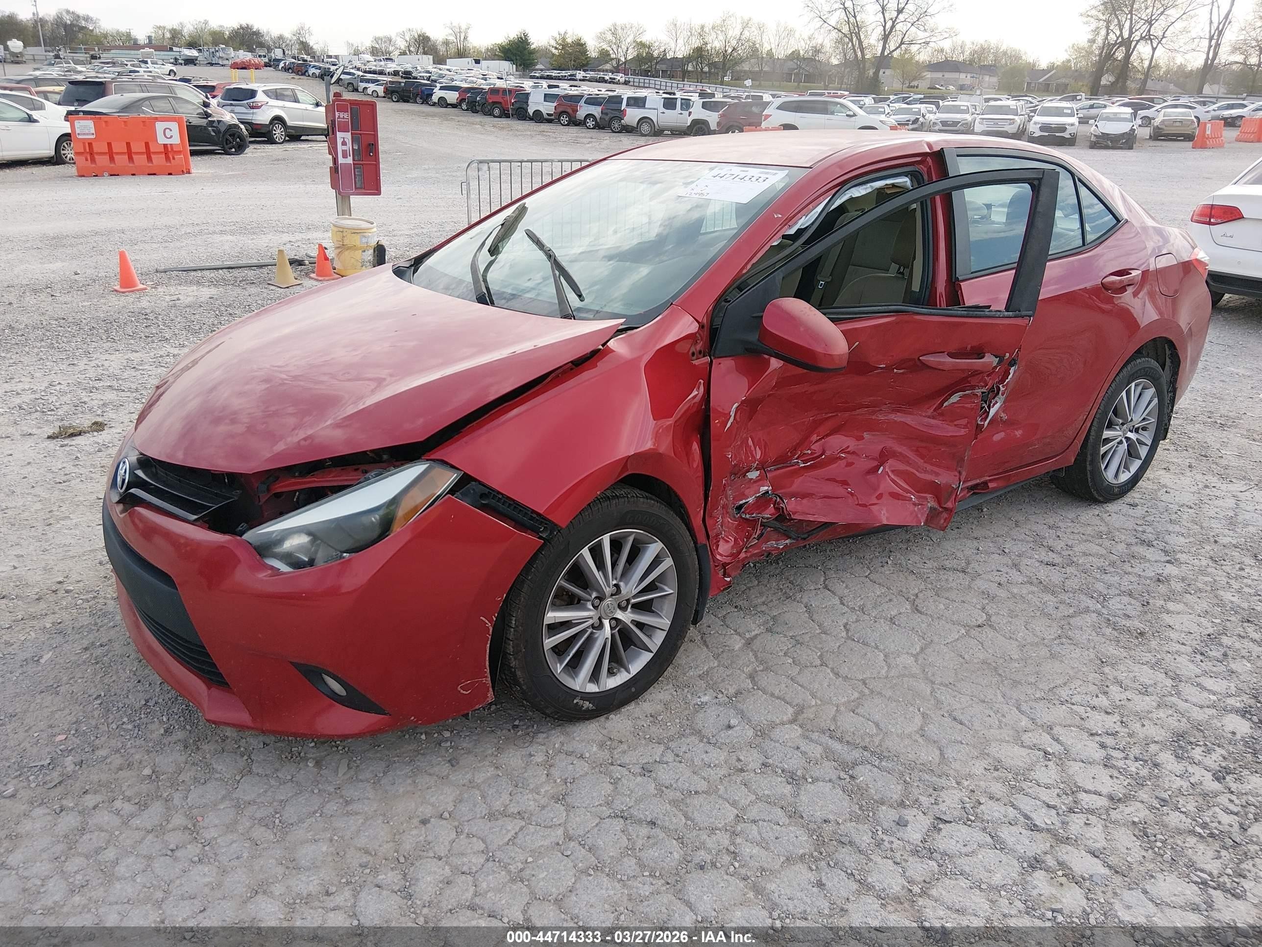 2014 Toyota Corolla Le Plus Red vin: 2T1BURHE5EC207210