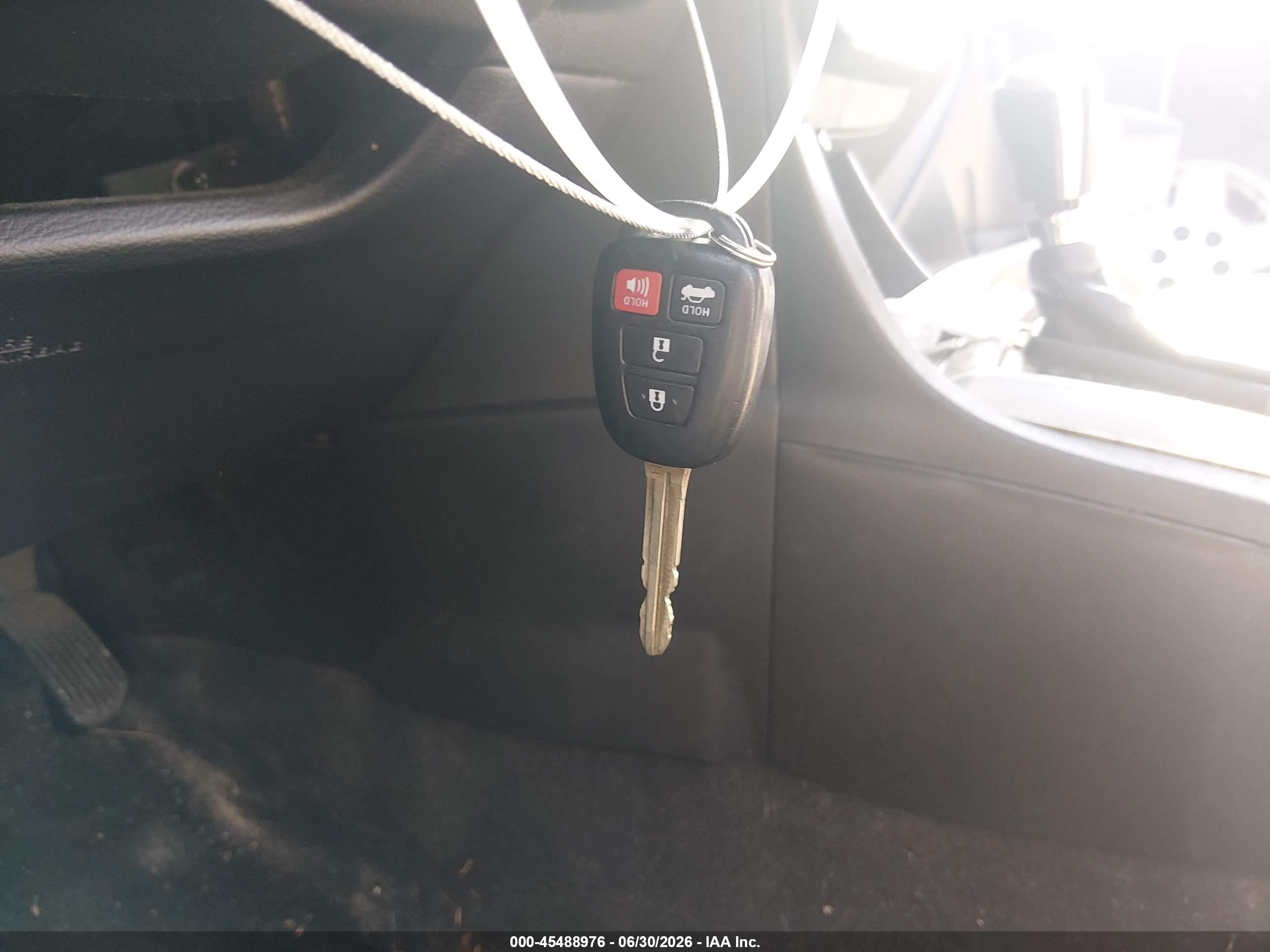 2014 Toyota Corolla Le Blue vin: 2T1BURHE5EC212844
