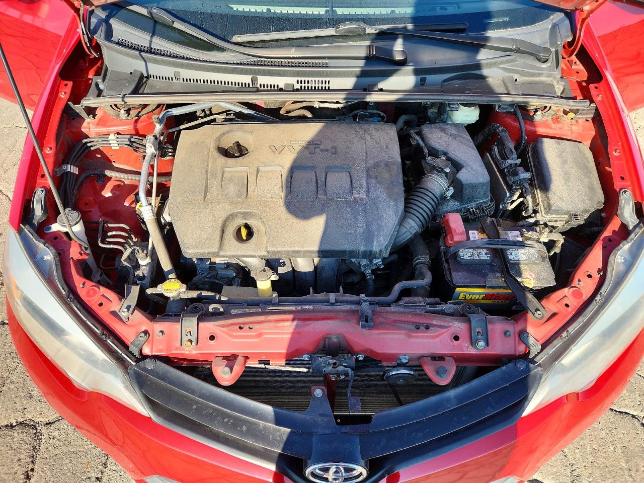 2014 Toyota Corolla Le Plus Red vin: 2T1BURHE5EC220135