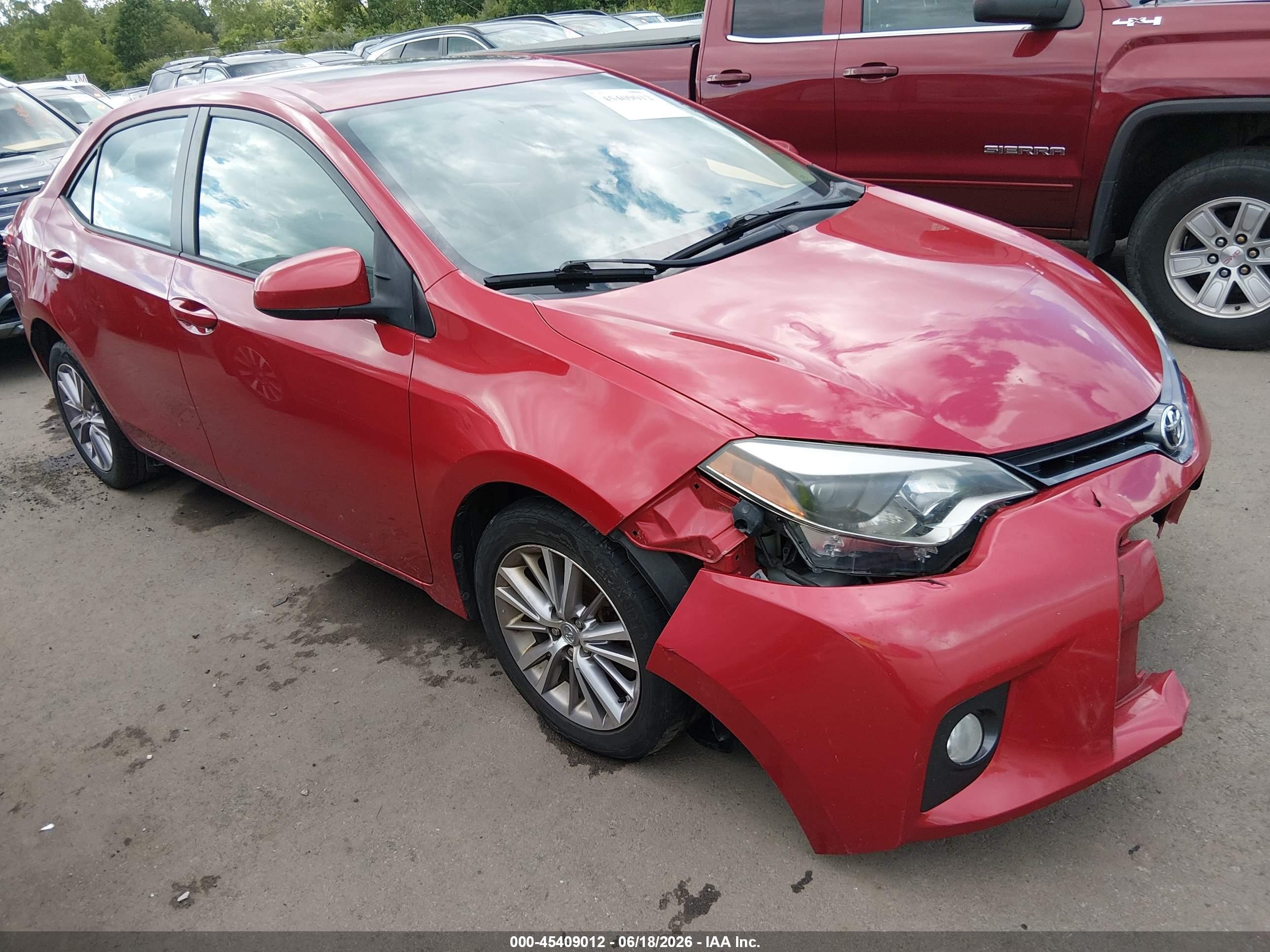 2015 Toyota Corolla Le Plus Red vin: 2T1BURHE5FC236482
