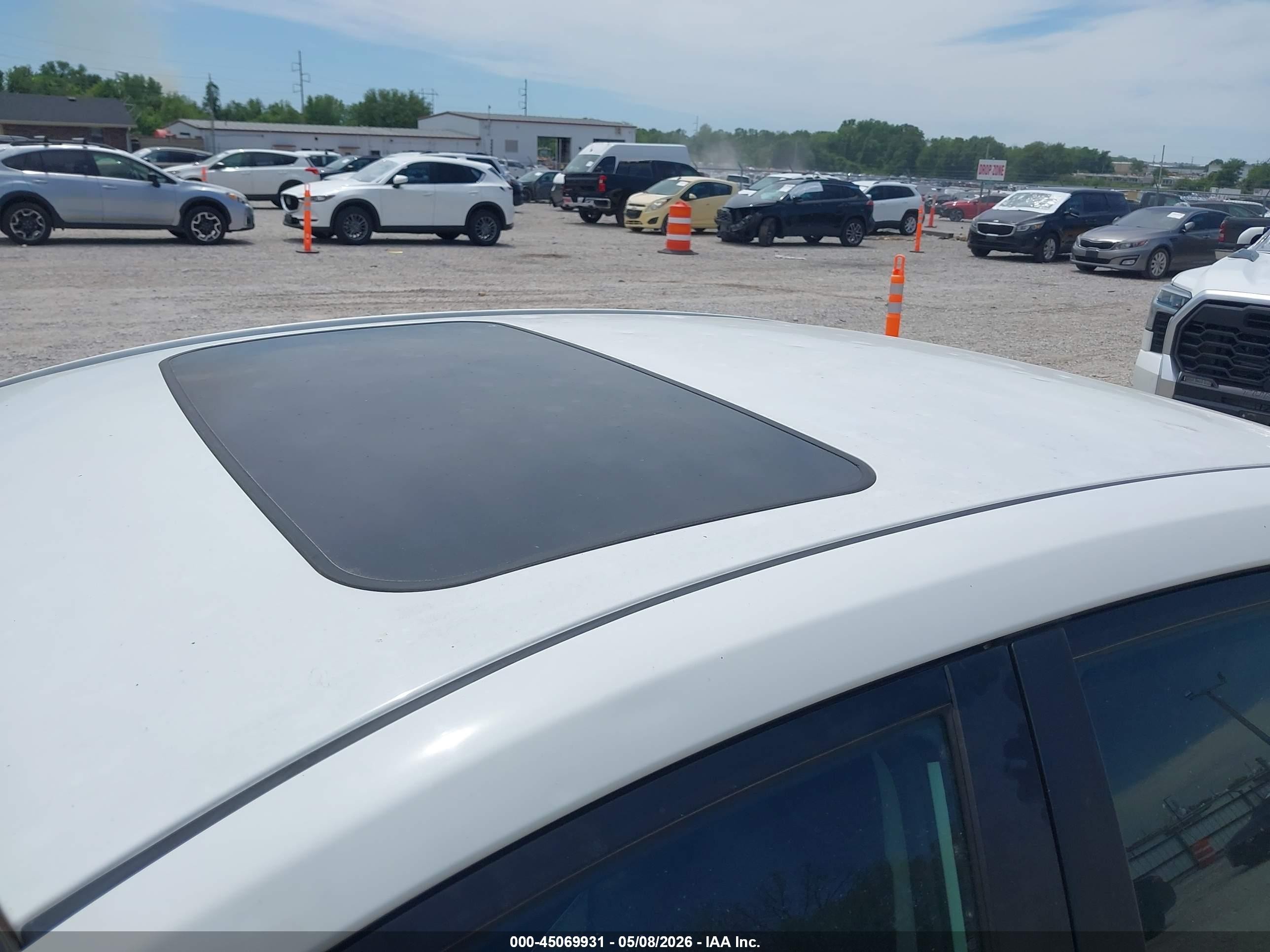 2015 Toyota Corolla S Plus White vin: 2T1BURHE5FC255212