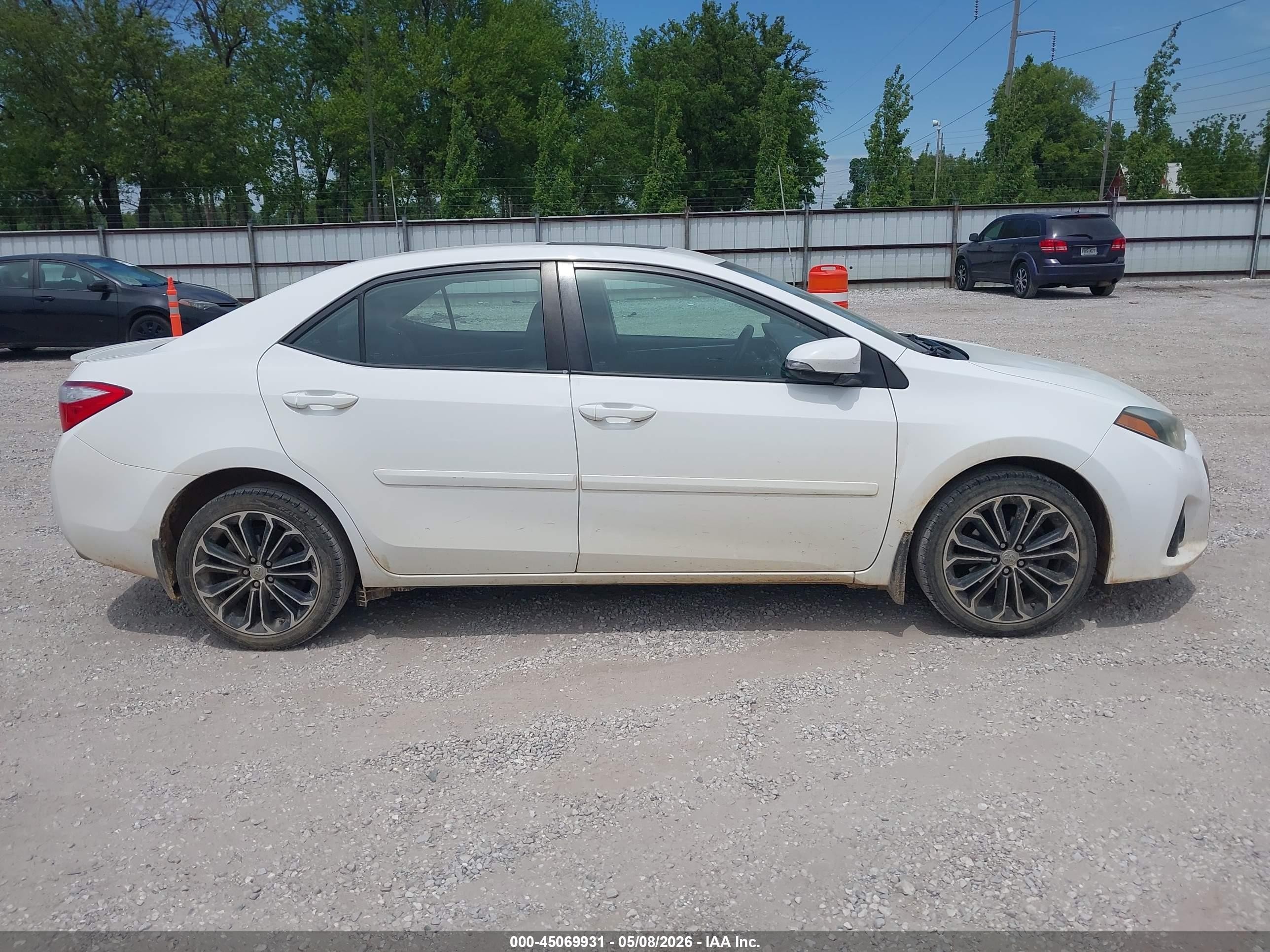 2015 Toyota Corolla S Plus White vin: 2T1BURHE5FC255212