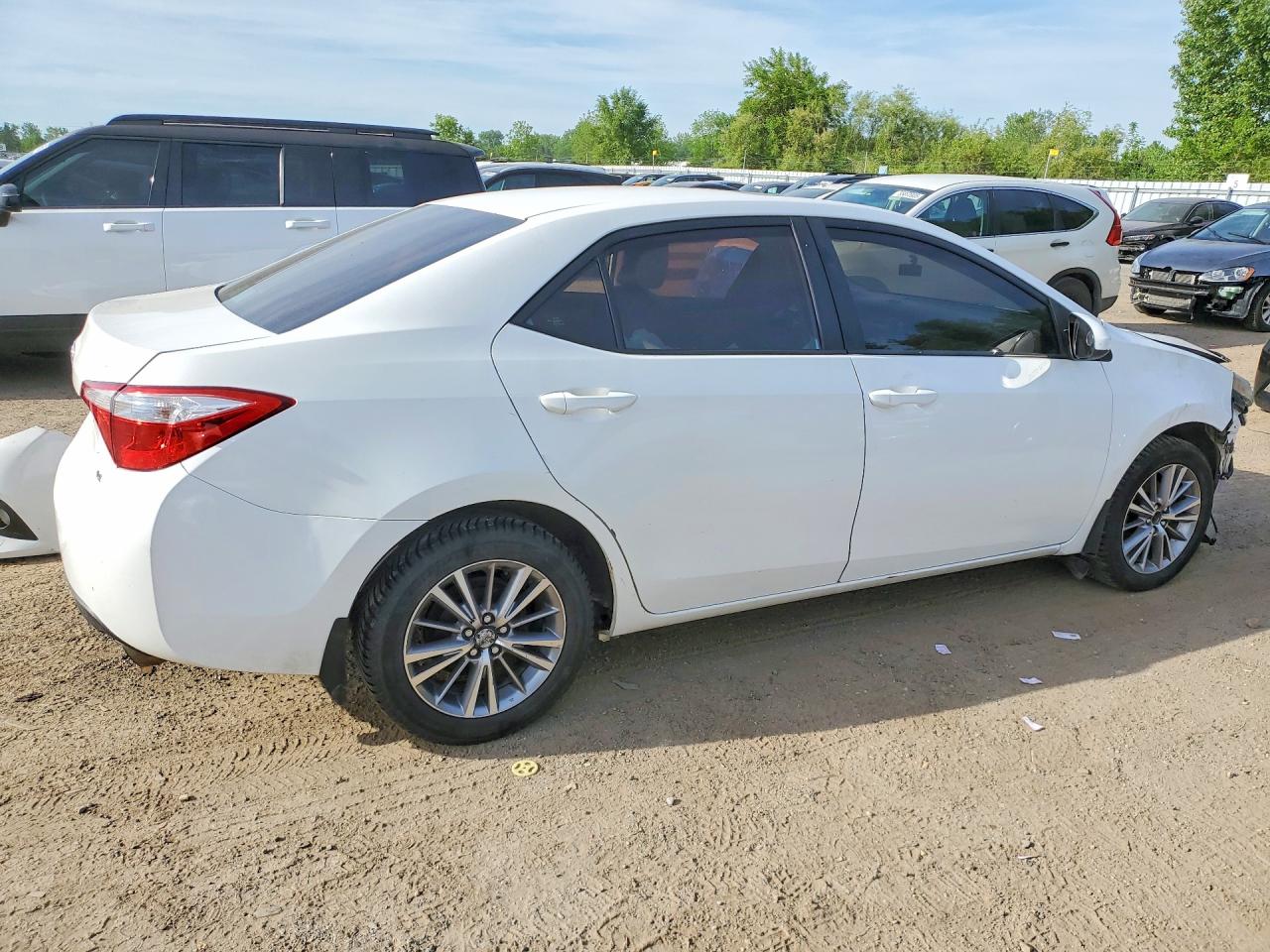 2015 Toyota Corolla L White vin: 2T1BURHE5FC304182