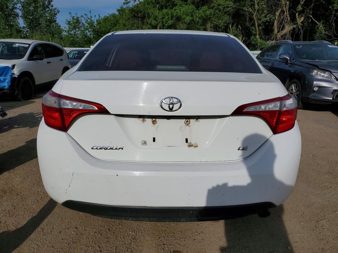 2015 Toyota Corolla L White vin: 2T1BURHE5FC304182