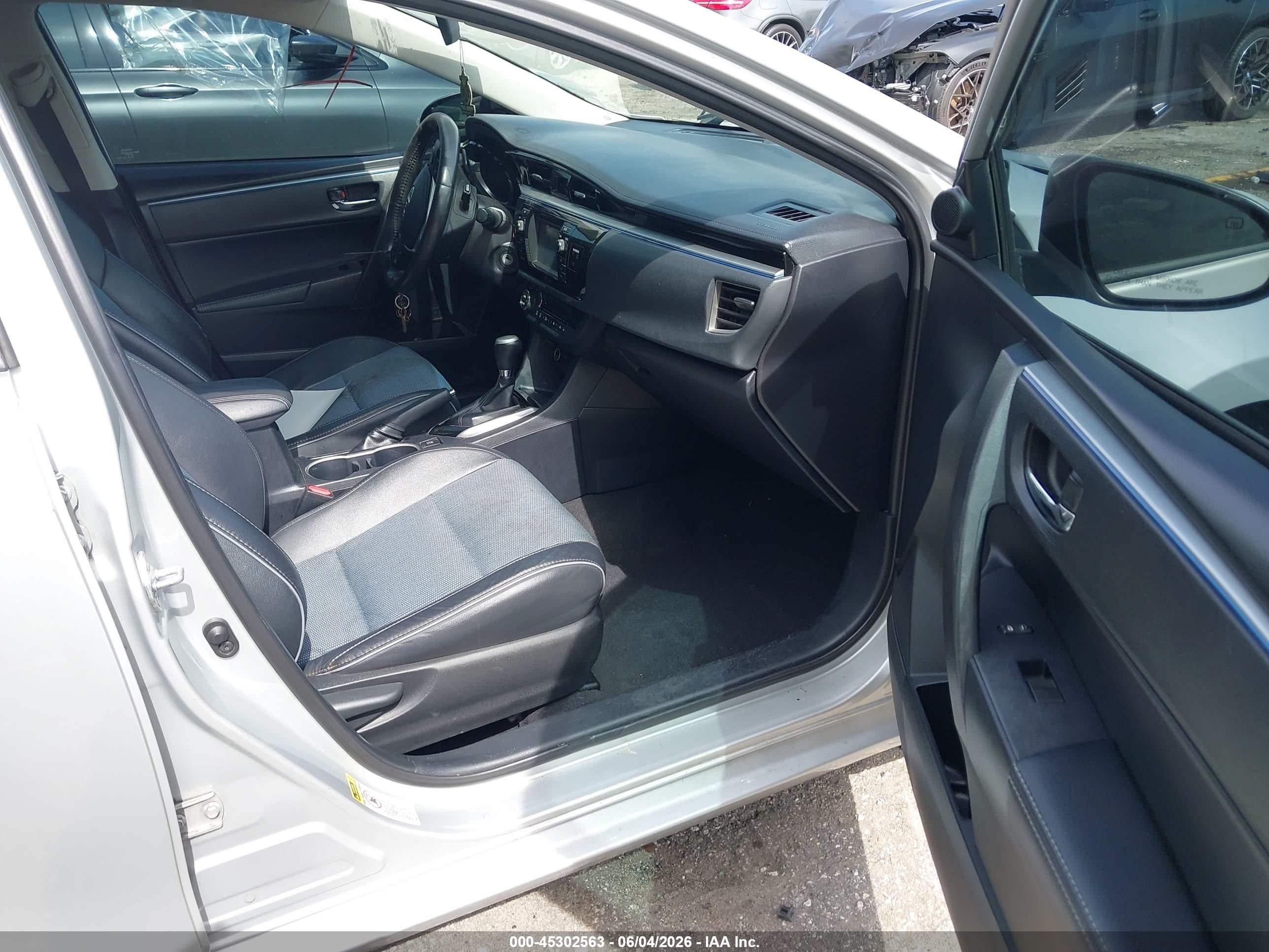 2015 Toyota Corolla S Plus Silver vin: 2T1BURHE5FC315103
