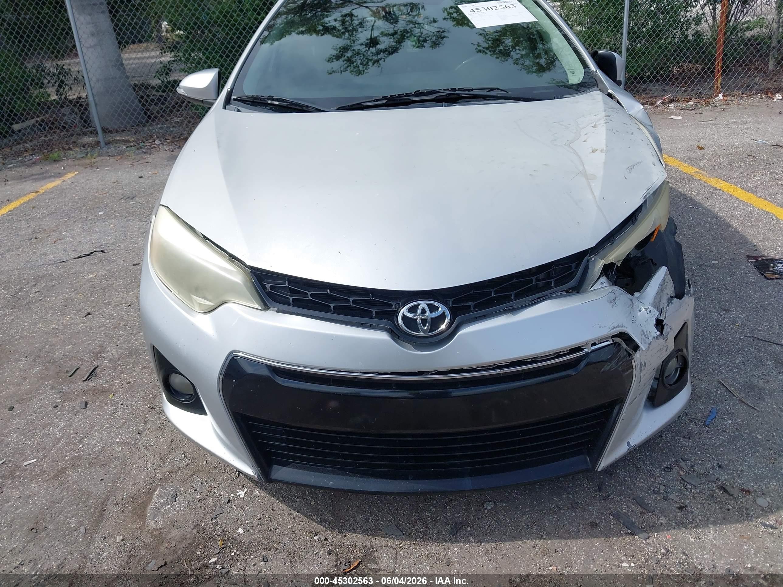 2015 Toyota Corolla S Plus Silver vin: 2T1BURHE5FC315103