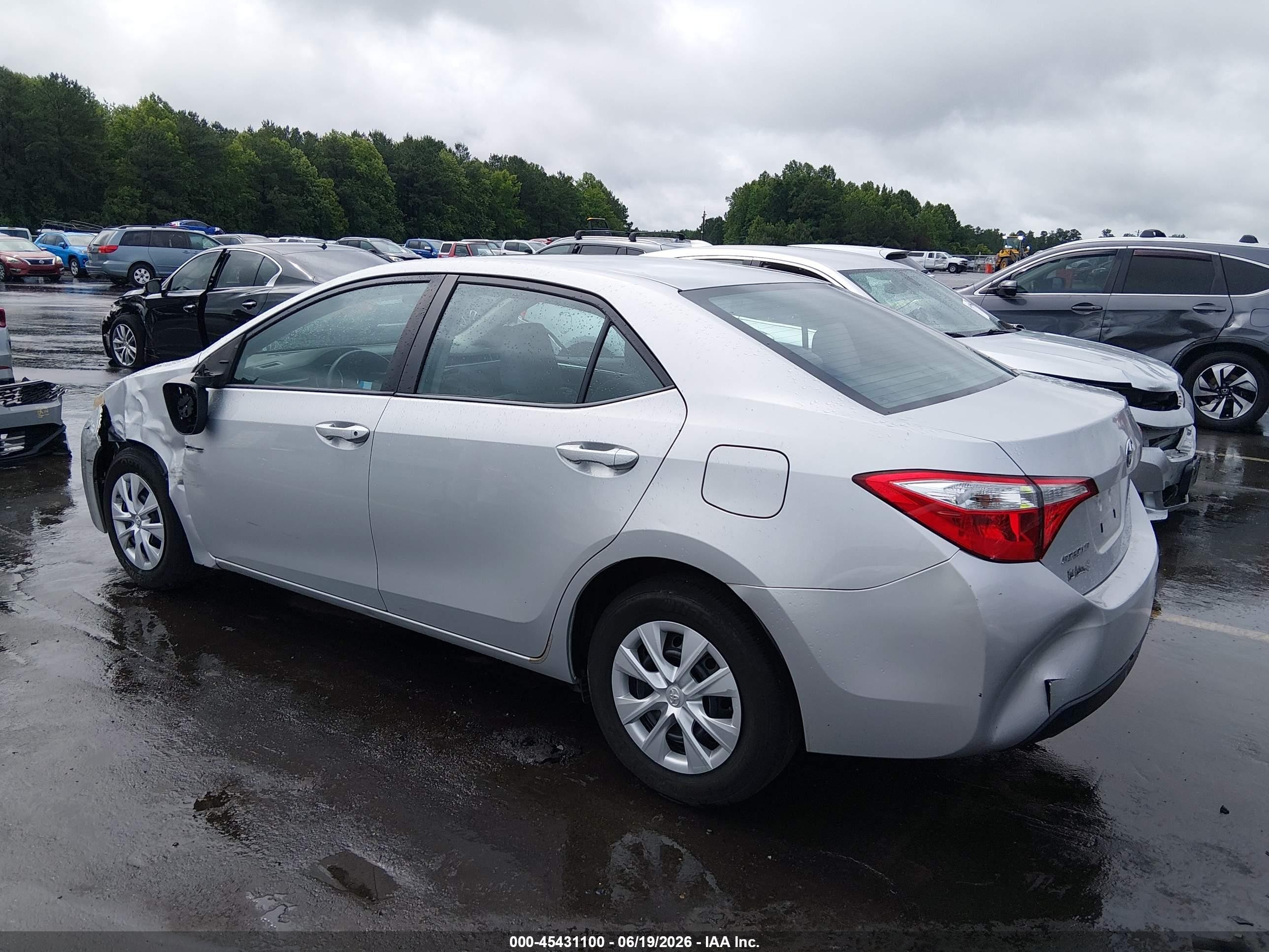 2015 Toyota Corolla L Silver vin: 2T1BURHE5FC318194