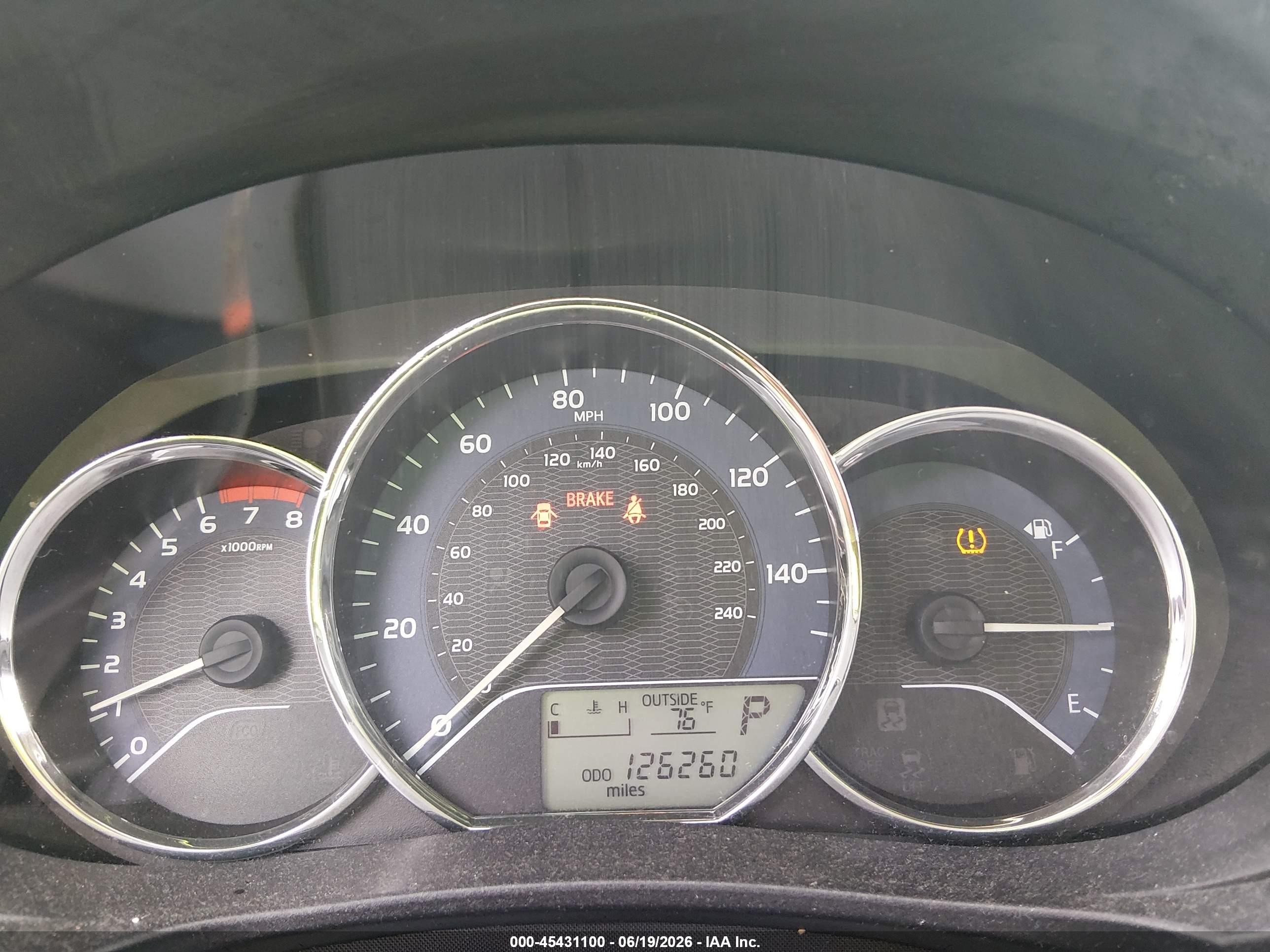 2015 Toyota Corolla L Silver vin: 2T1BURHE5FC318194