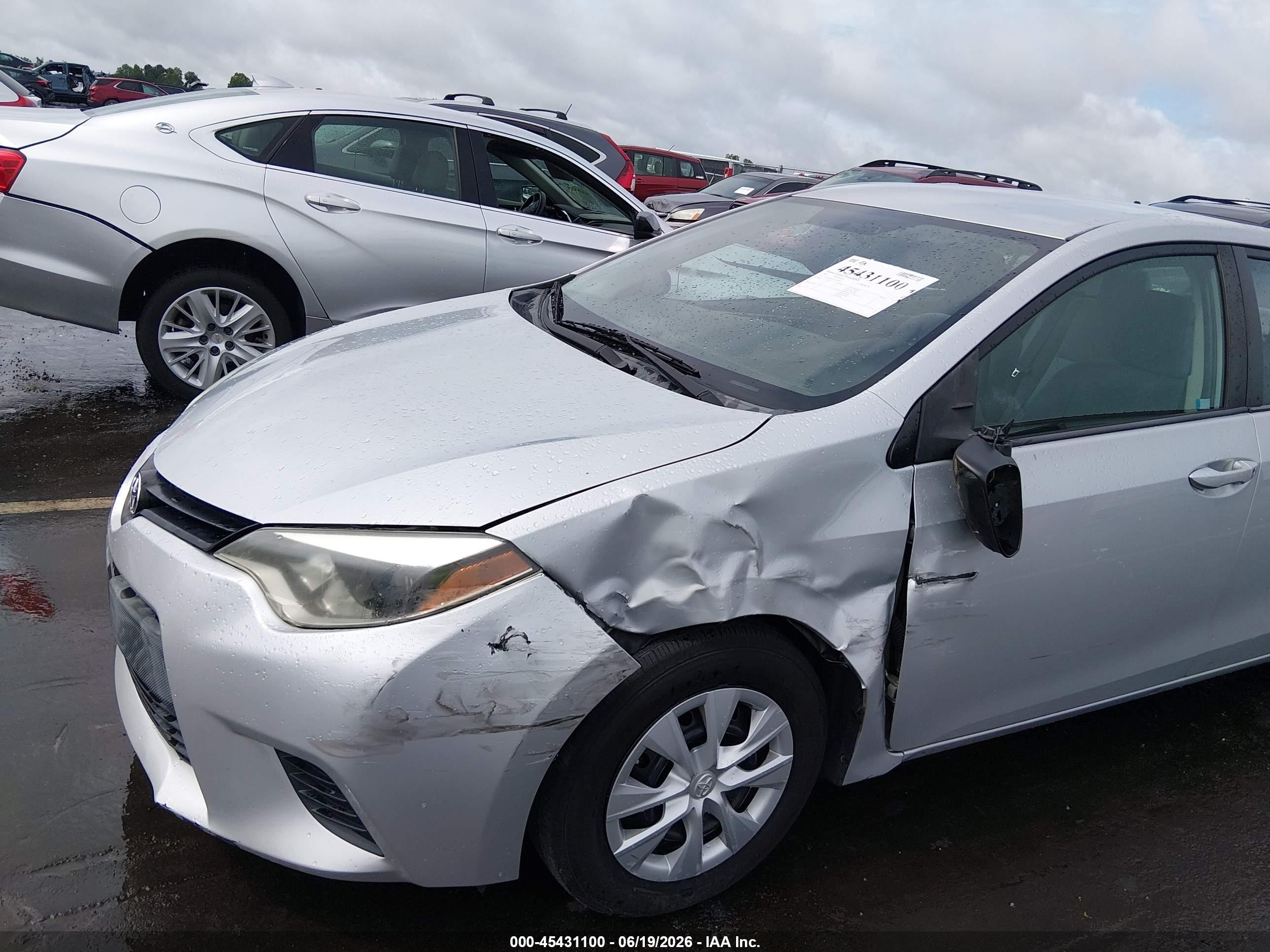 2015 Toyota Corolla L Silver vin: 2T1BURHE5FC318194