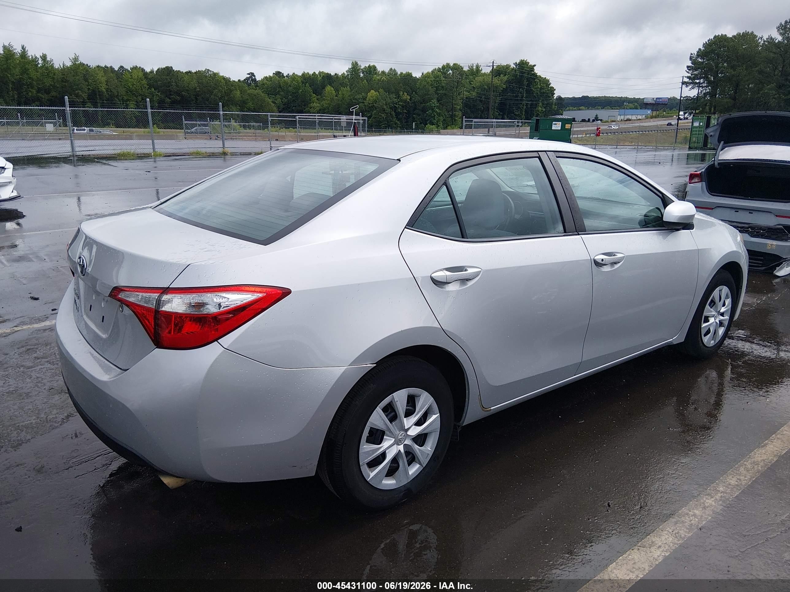 2015 Toyota Corolla L Silver vin: 2T1BURHE5FC318194