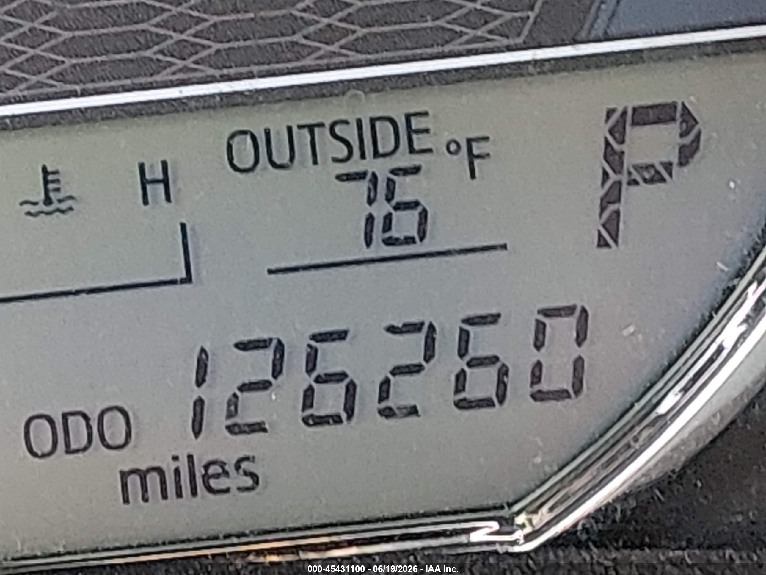 2015 Toyota Corolla L Silver vin: 2T1BURHE5FC318194