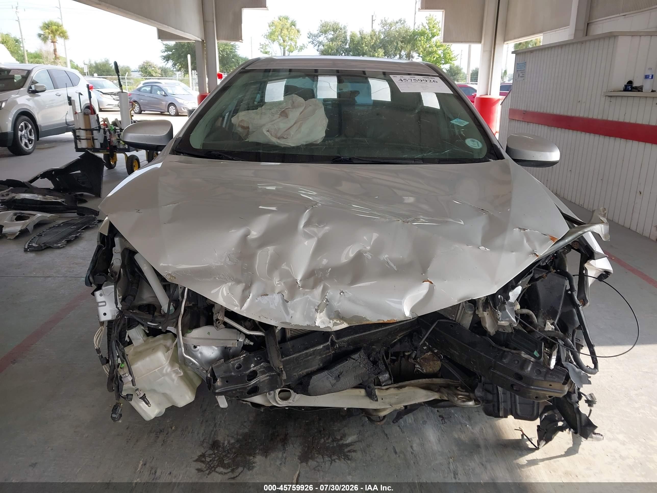 2015 Toyota Corolla Le Silver vin: 2T1BURHE5FC318406