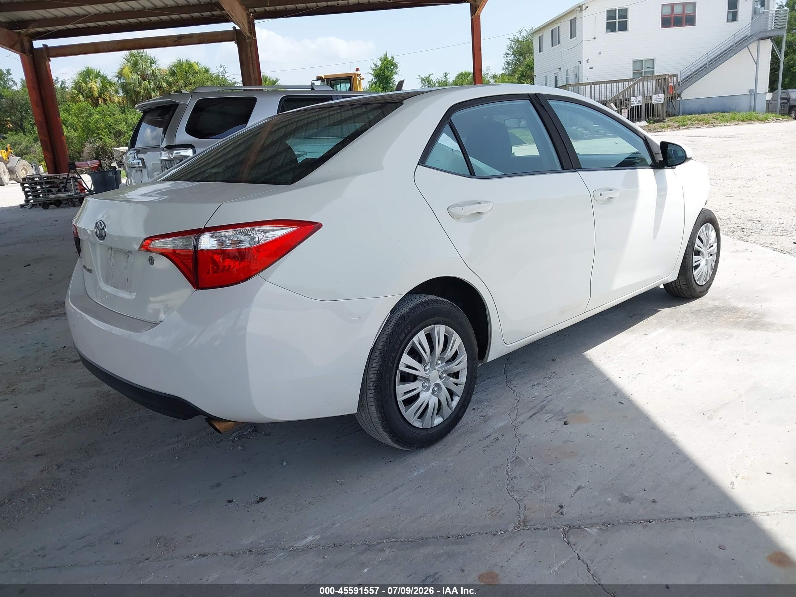 2015 Toyota Corolla L Белый vin: 2T1BURHE5FC330975