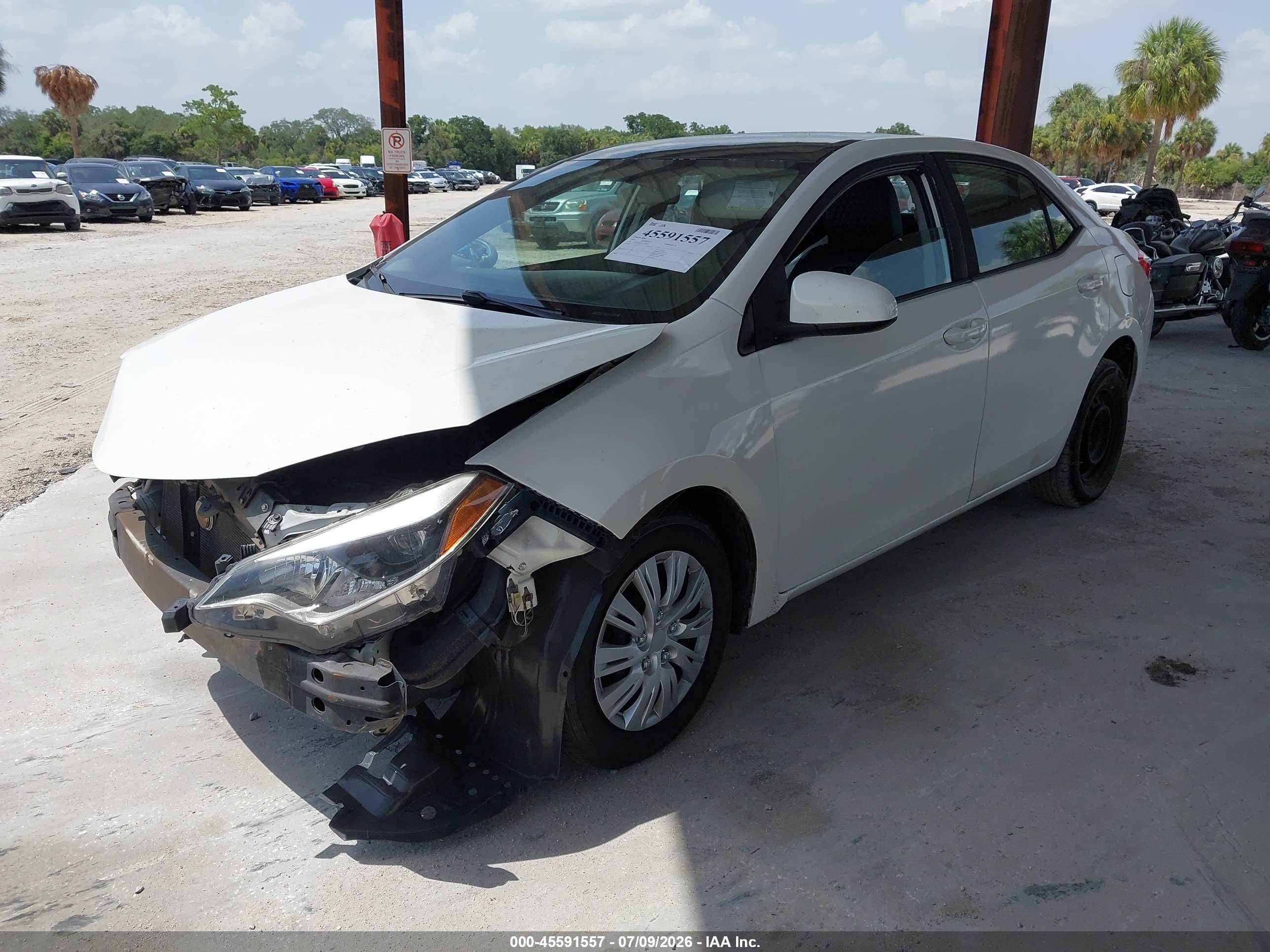 2015 Toyota Corolla L Белый vin: 2T1BURHE5FC330975