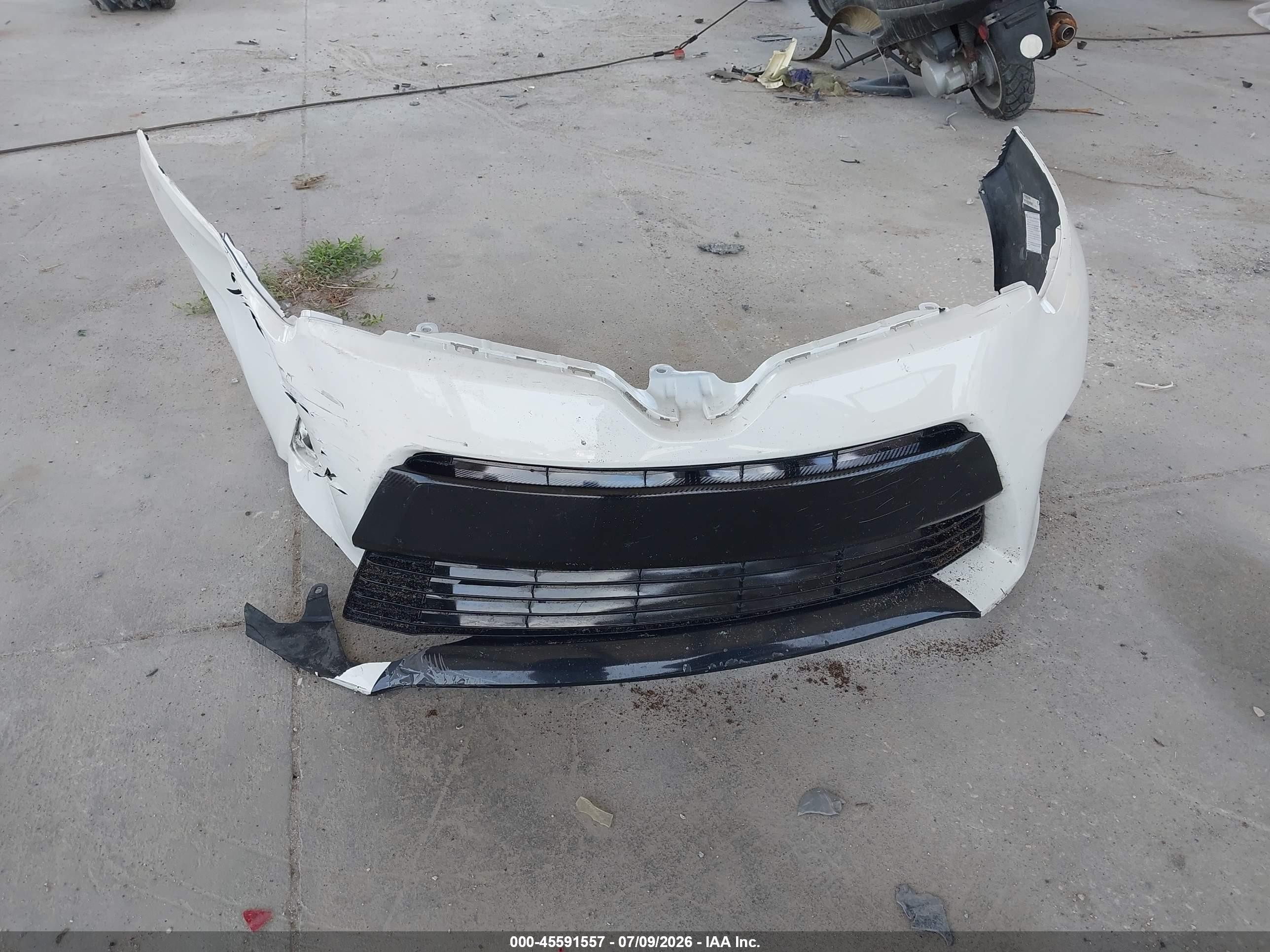 2015 Toyota Corolla L Белый vin: 2T1BURHE5FC330975