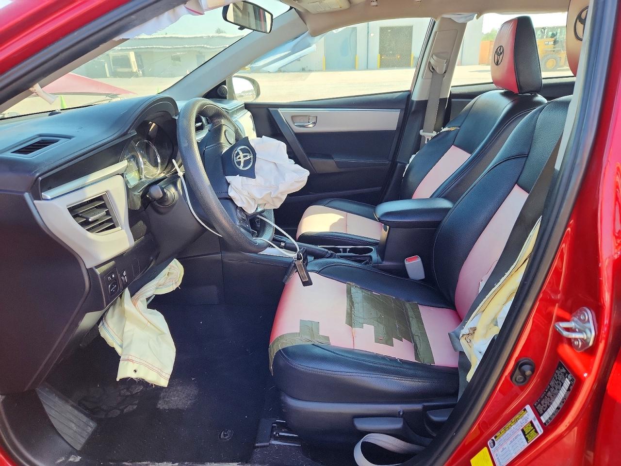 2015 Toyota Corolla Le Plus Red vin: 2T1BURHE5FC370750