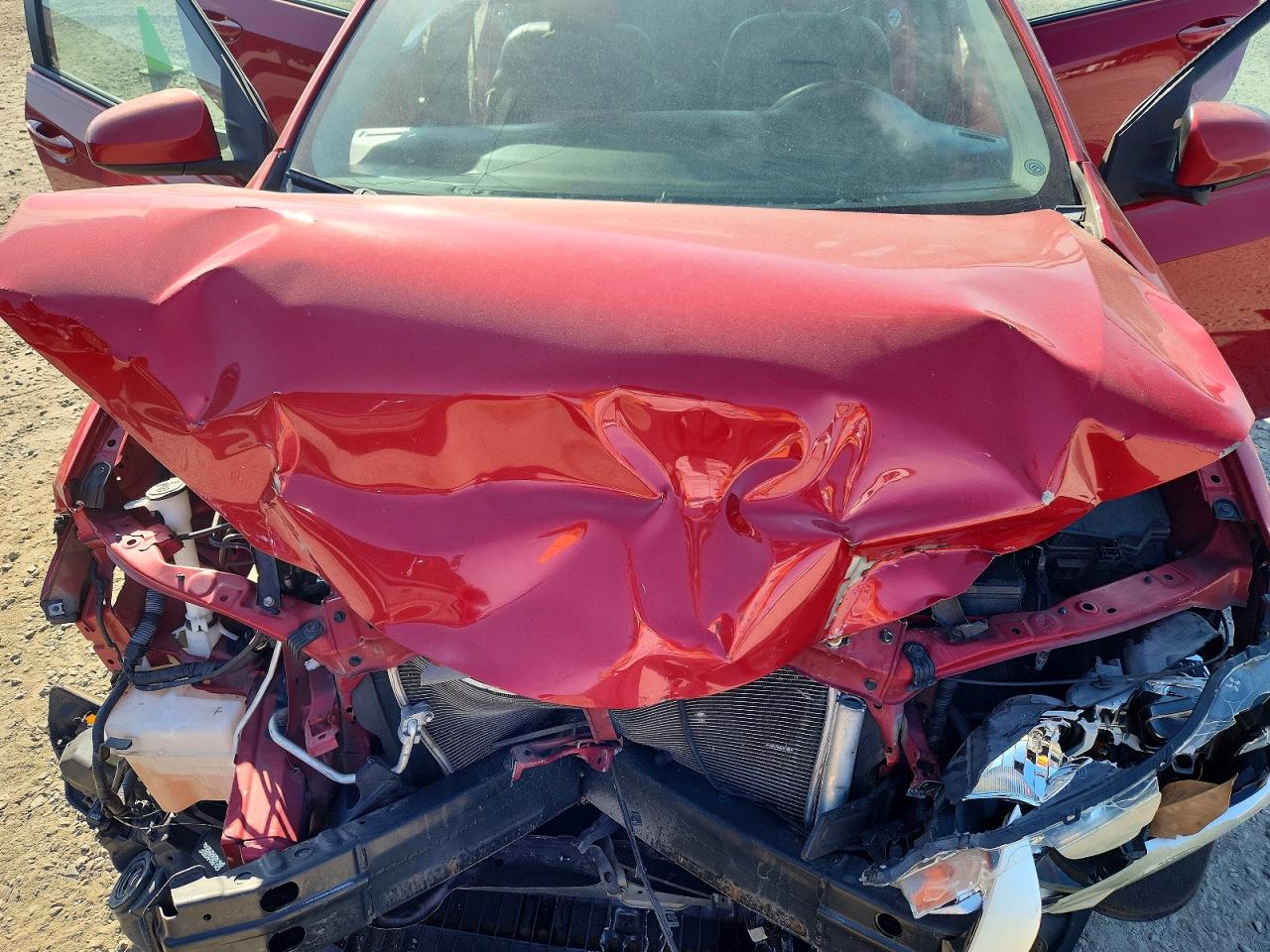 2015 Toyota Corolla Le Plus Red vin: 2T1BURHE5FC370750