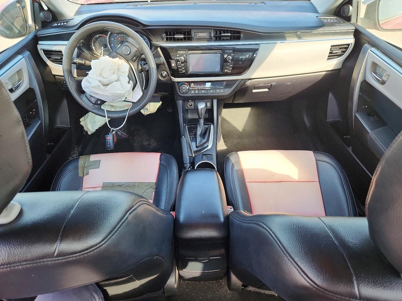 2015 Toyota Corolla Le Plus Red vin: 2T1BURHE5FC370750