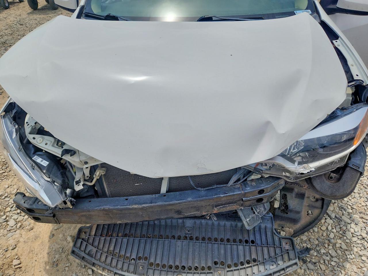 2015 Toyota Corolla Le White vin: 2T1BURHE5FC384275