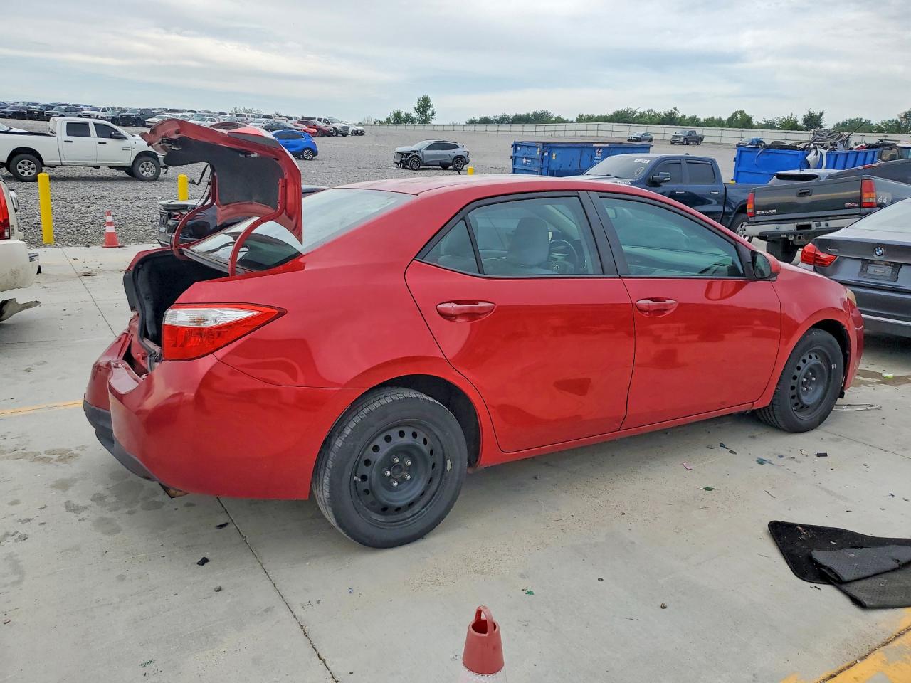 2015 Toyota Corolla Le Red vin: 2T1BURHE5FC415492