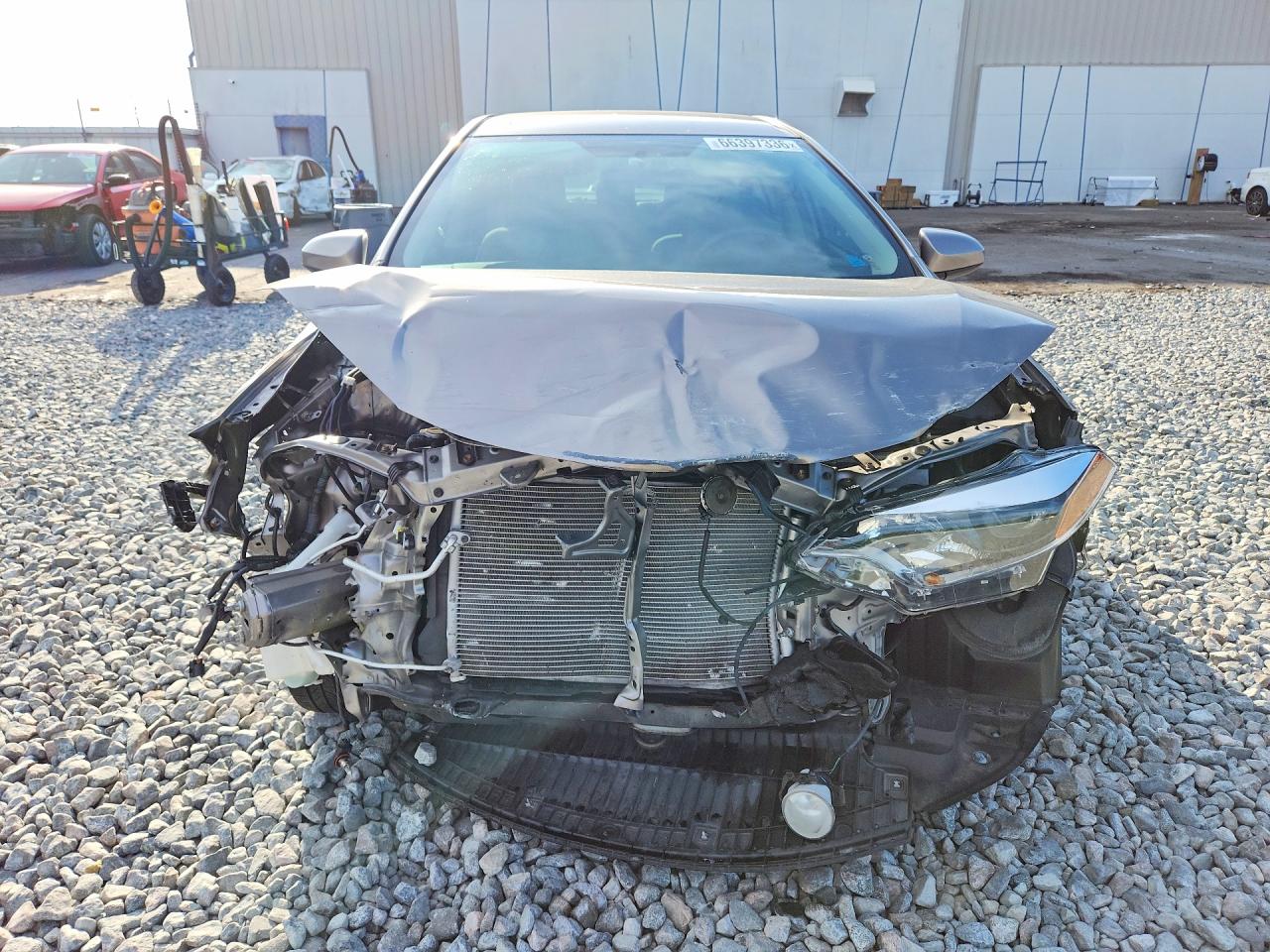 2015 Toyota Corolla Le Plus Желто-коричневый vin: 2T1BURHE5FC431790