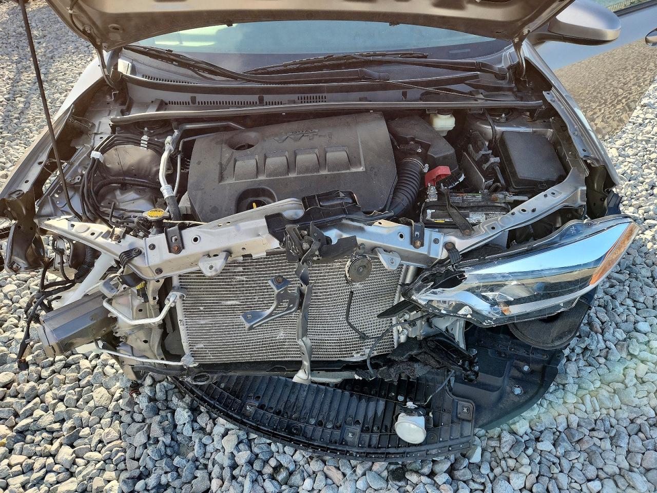 2015 Toyota Corolla Le Plus Желто-коричневый vin: 2T1BURHE5FC431790