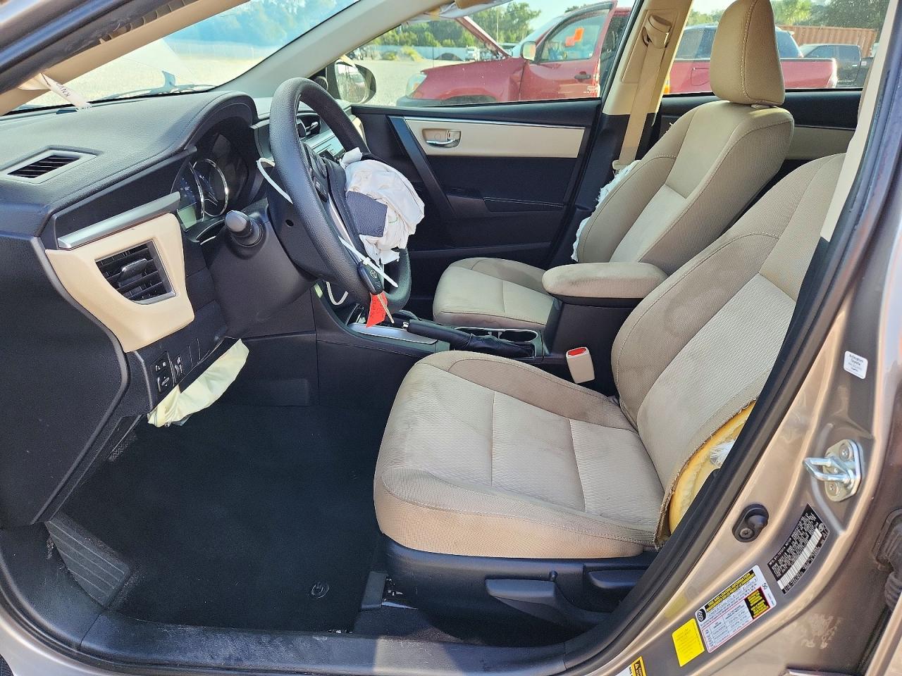 2015 Toyota Corolla Le Plus Желто-коричневый vin: 2T1BURHE5FC431790