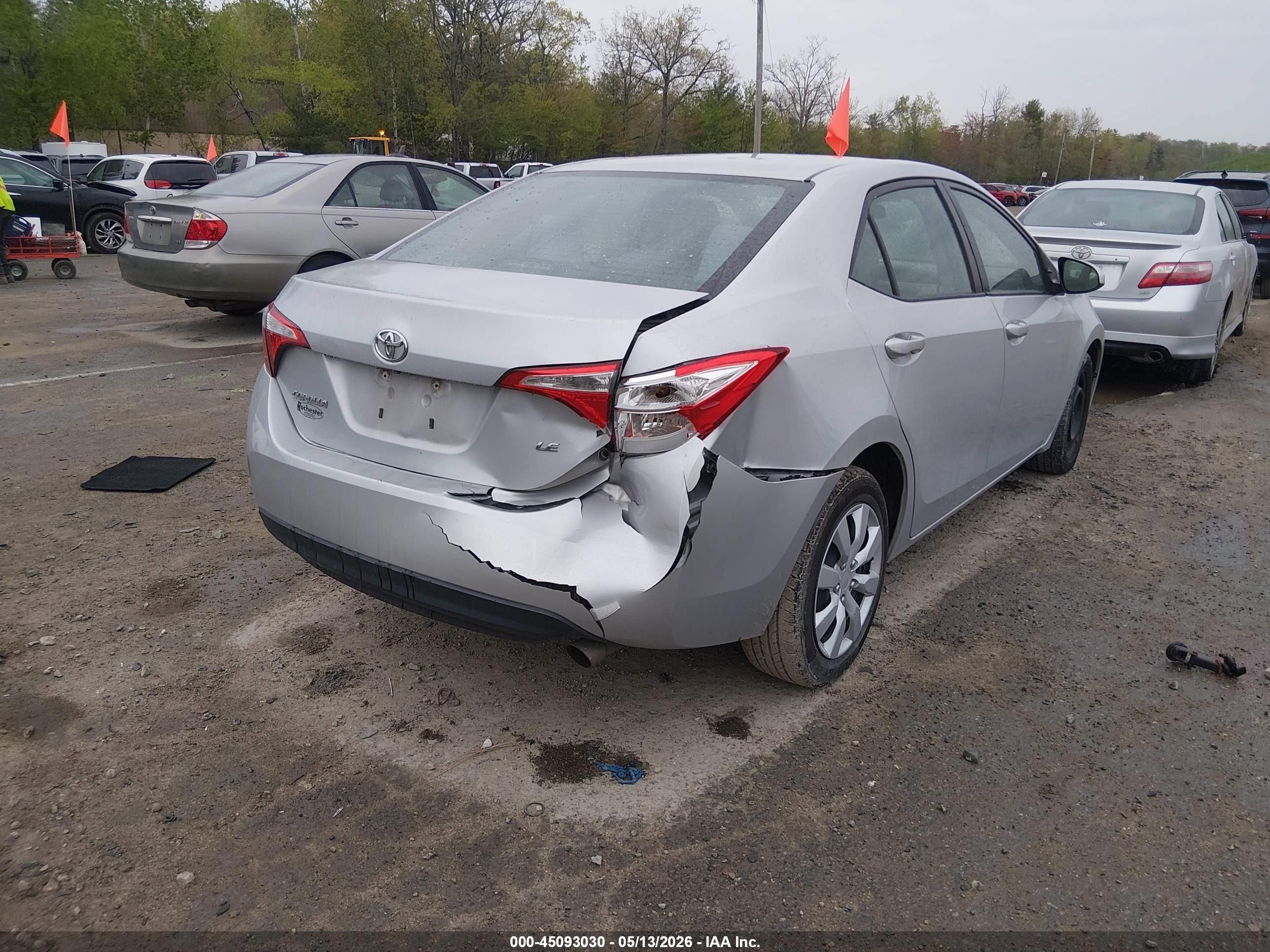 2015 Toyota Corolla Le Серебряный vin: 2T1BURHE5FC443535