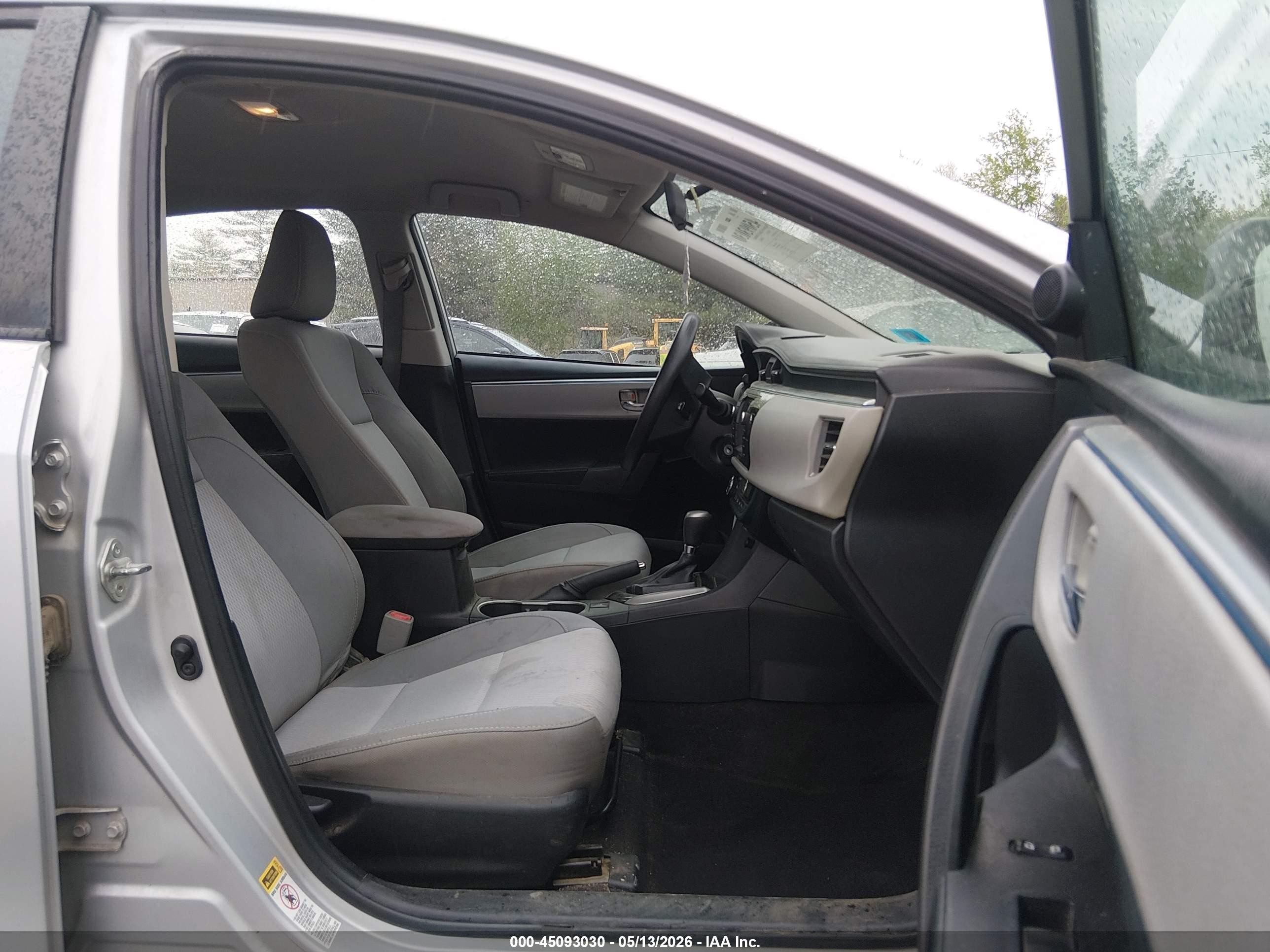 2015 Toyota Corolla Le Серебряный vin: 2T1BURHE5FC443535