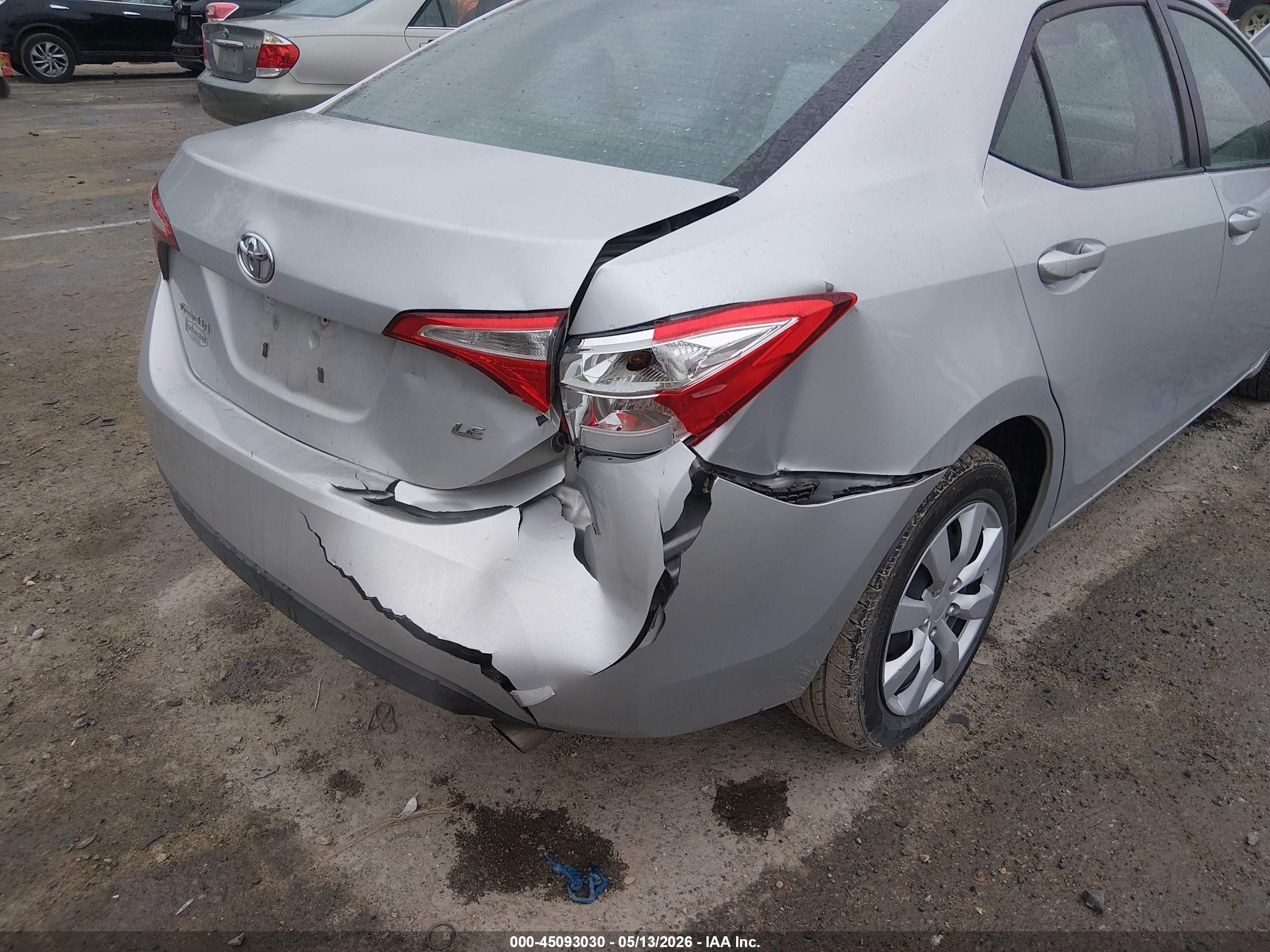 2015 Toyota Corolla Le Серебряный vin: 2T1BURHE5FC443535