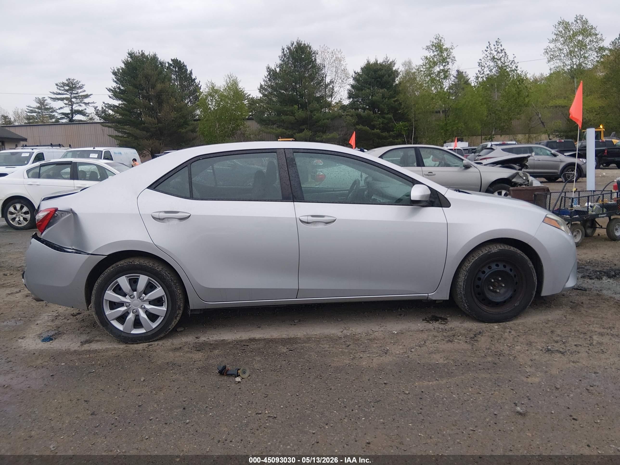 2015 Toyota Corolla Le Серебряный vin: 2T1BURHE5FC443535