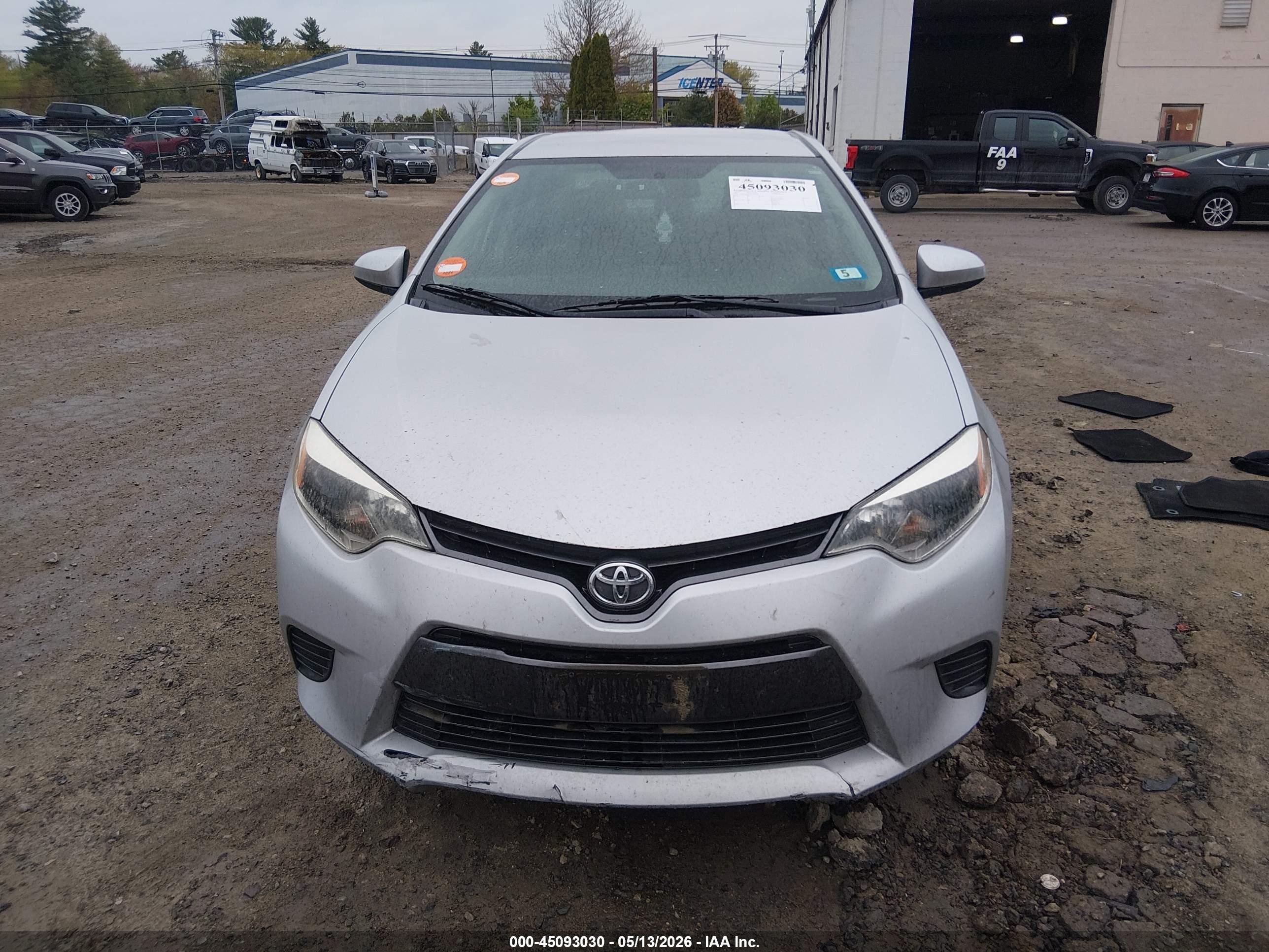 2015 Toyota Corolla Le Серебряный vin: 2T1BURHE5FC443535