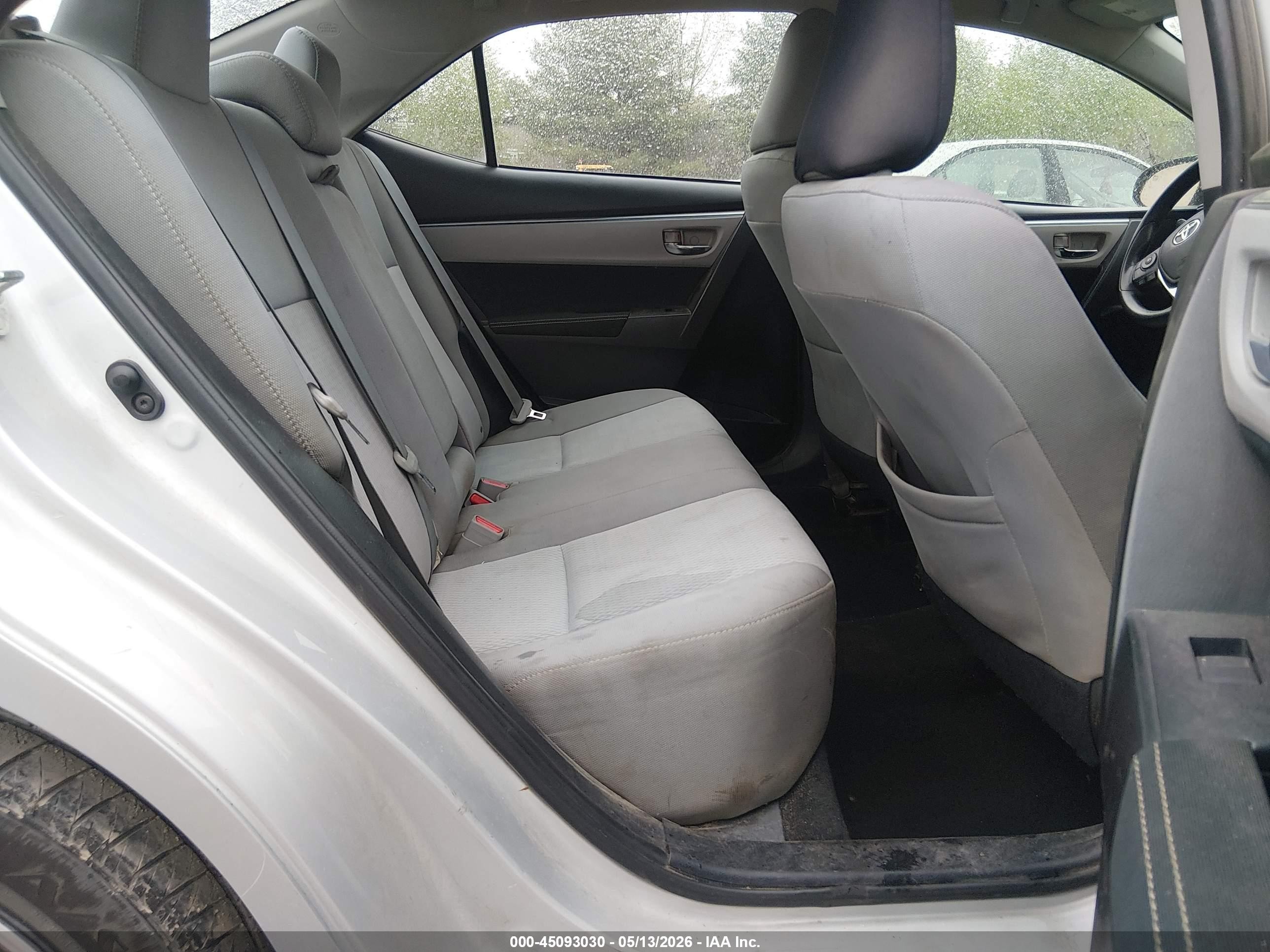 2015 Toyota Corolla Le Серебряный vin: 2T1BURHE5FC443535