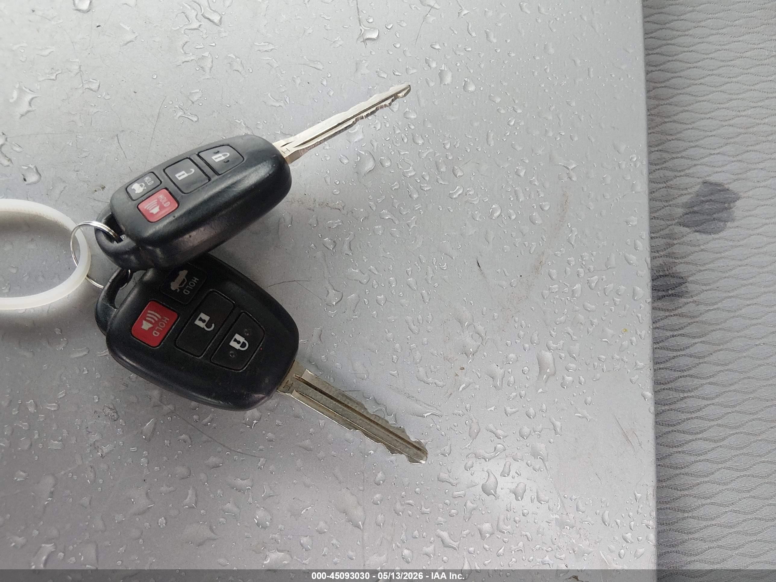 2015 Toyota Corolla Le Серебряный vin: 2T1BURHE5FC443535