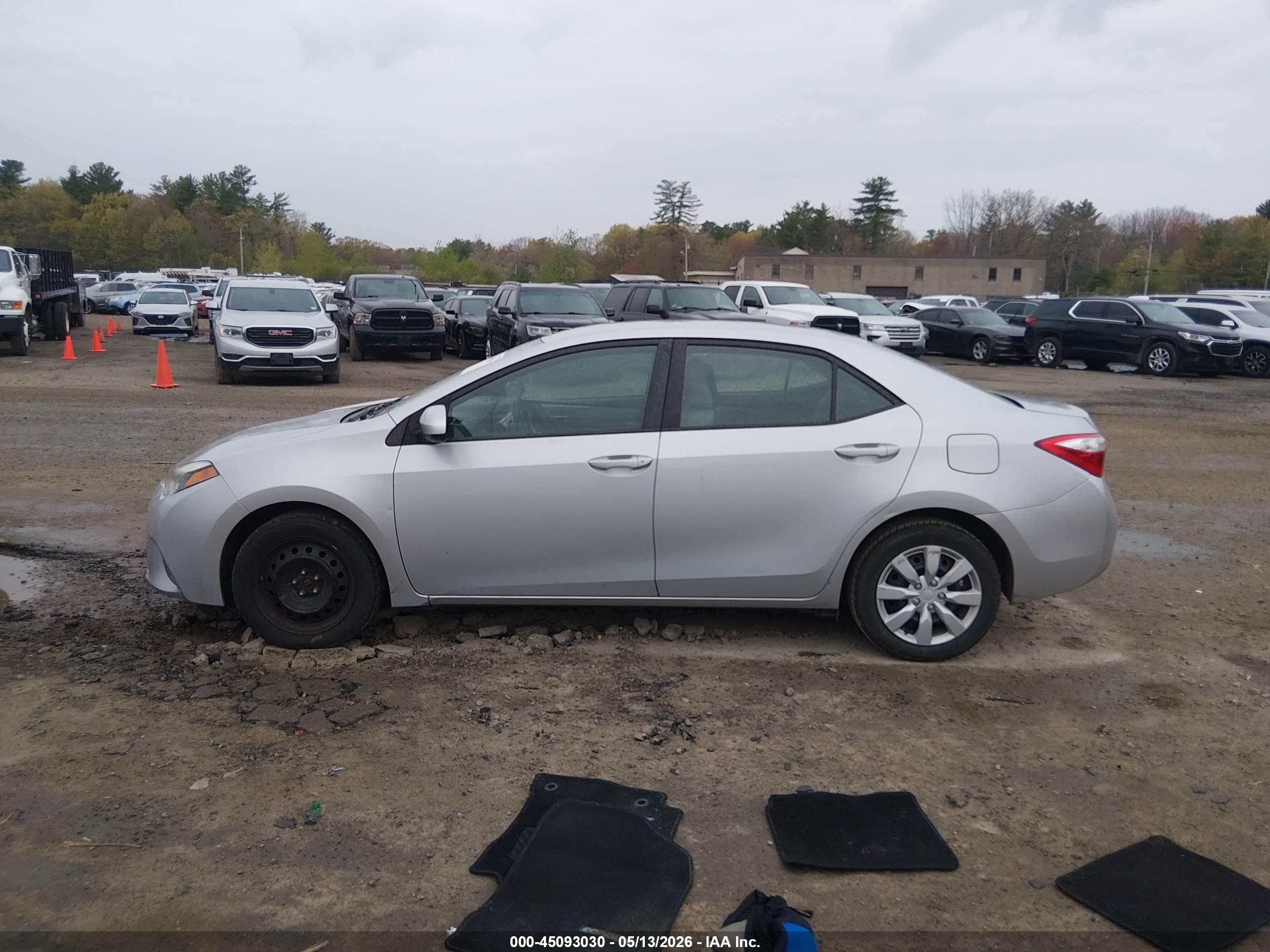 2015 Toyota Corolla Le Серебряный vin: 2T1BURHE5FC443535