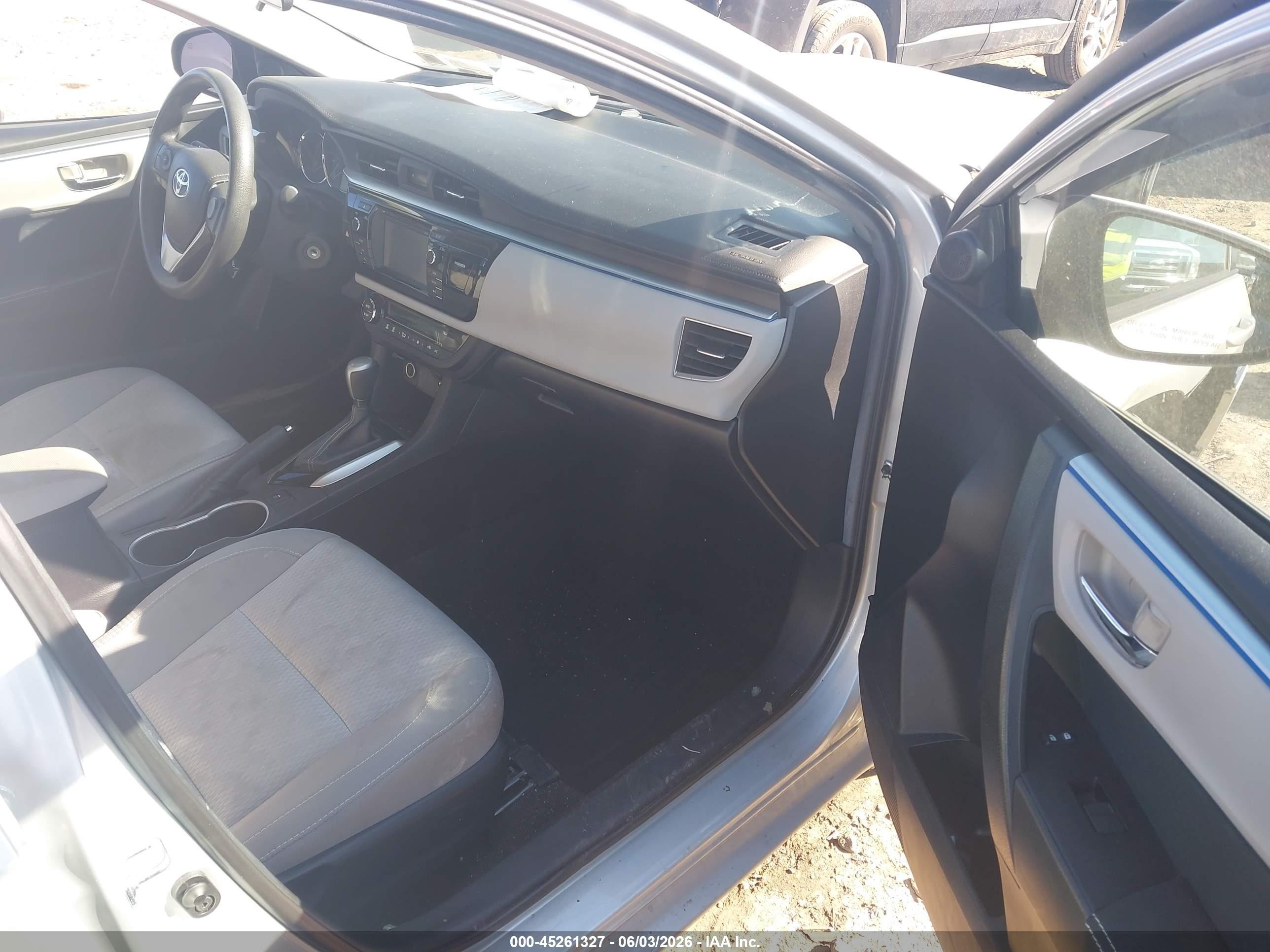 2015 Toyota Corolla Le Silver vin: 2T1BURHE5FC456771