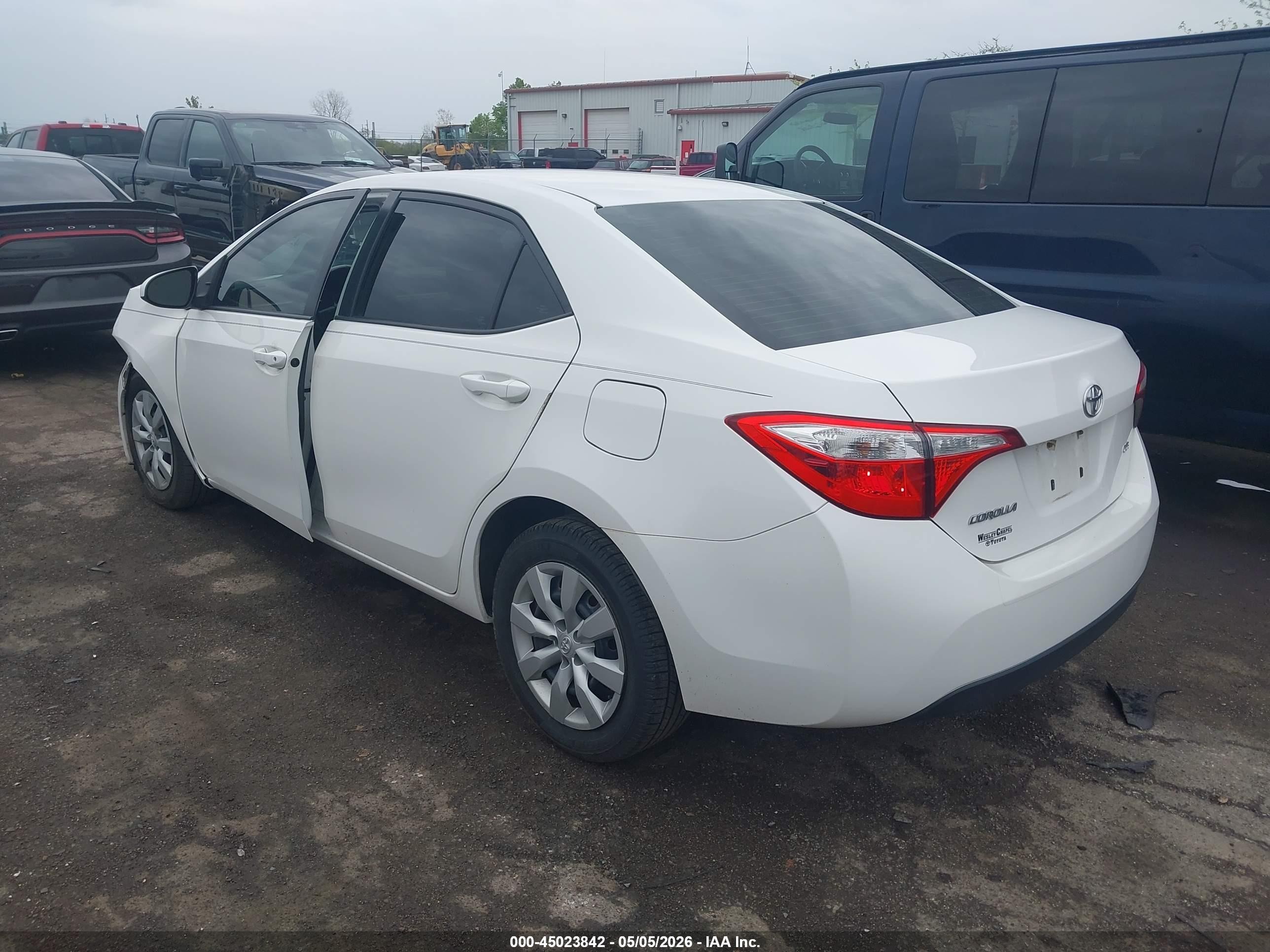 2015 Toyota Corolla Le White vin: 2T1BURHE5FC463591