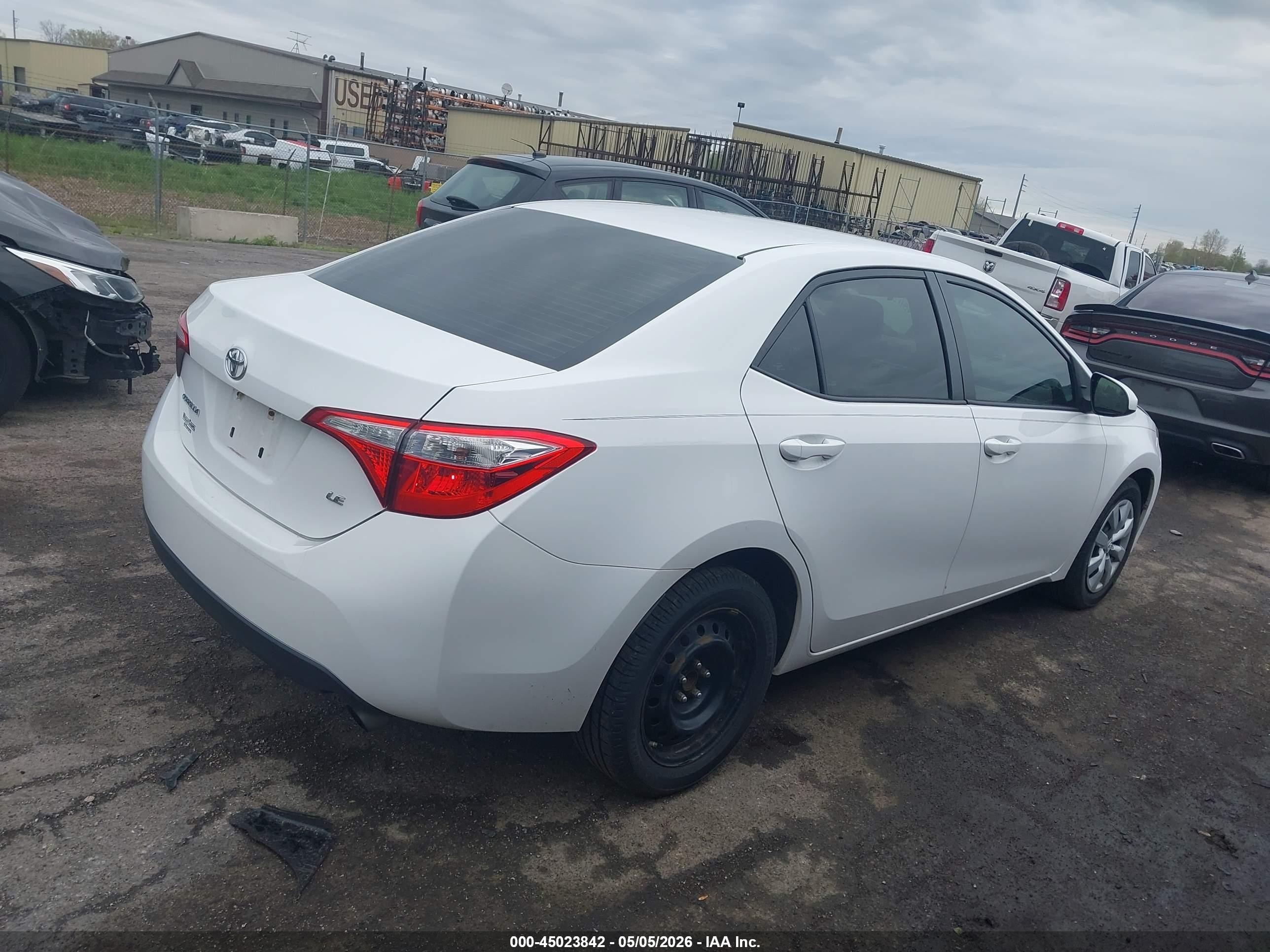 2015 Toyota Corolla Le White vin: 2T1BURHE5FC463591