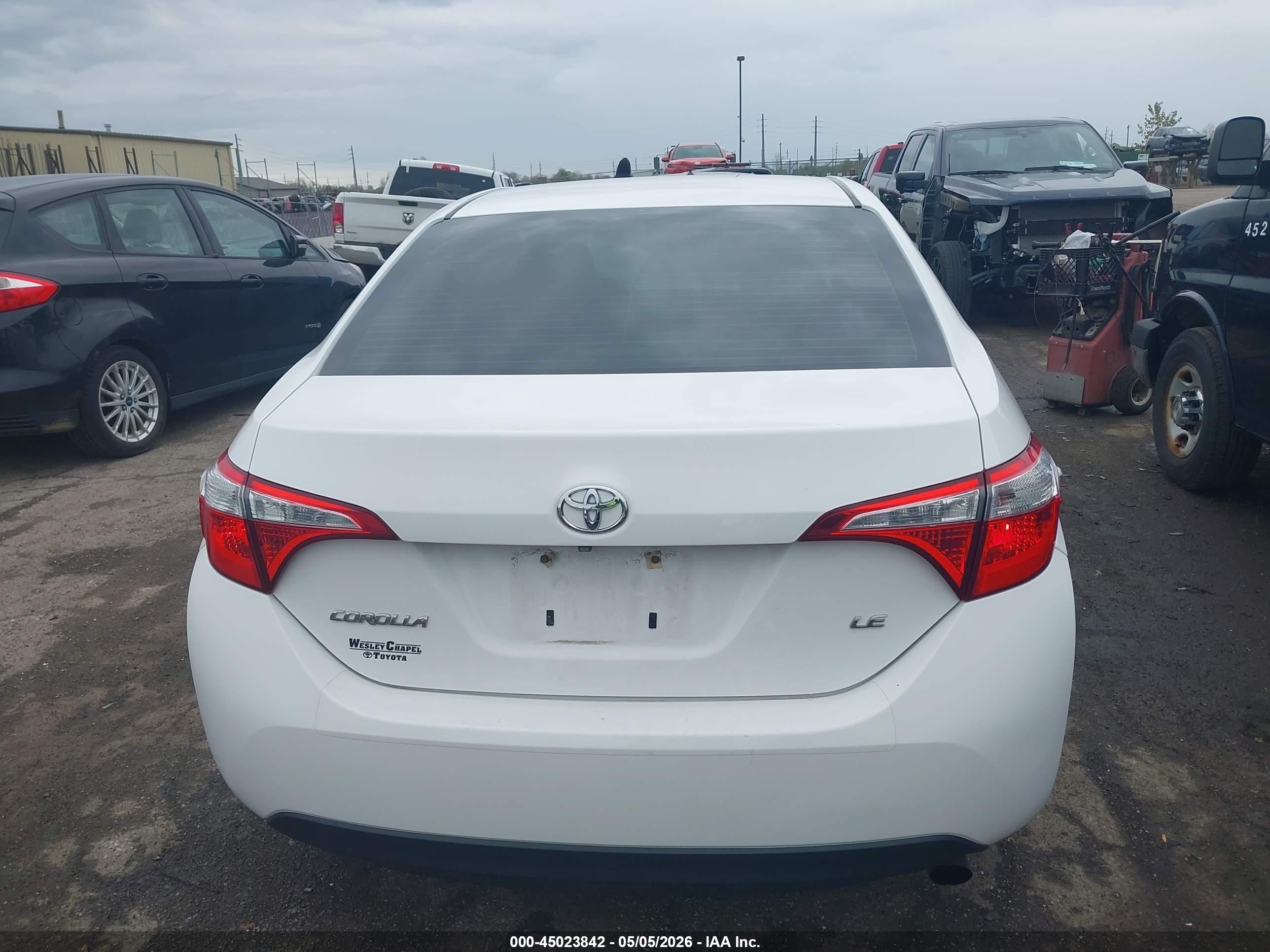 2015 Toyota Corolla Le White vin: 2T1BURHE5FC463591