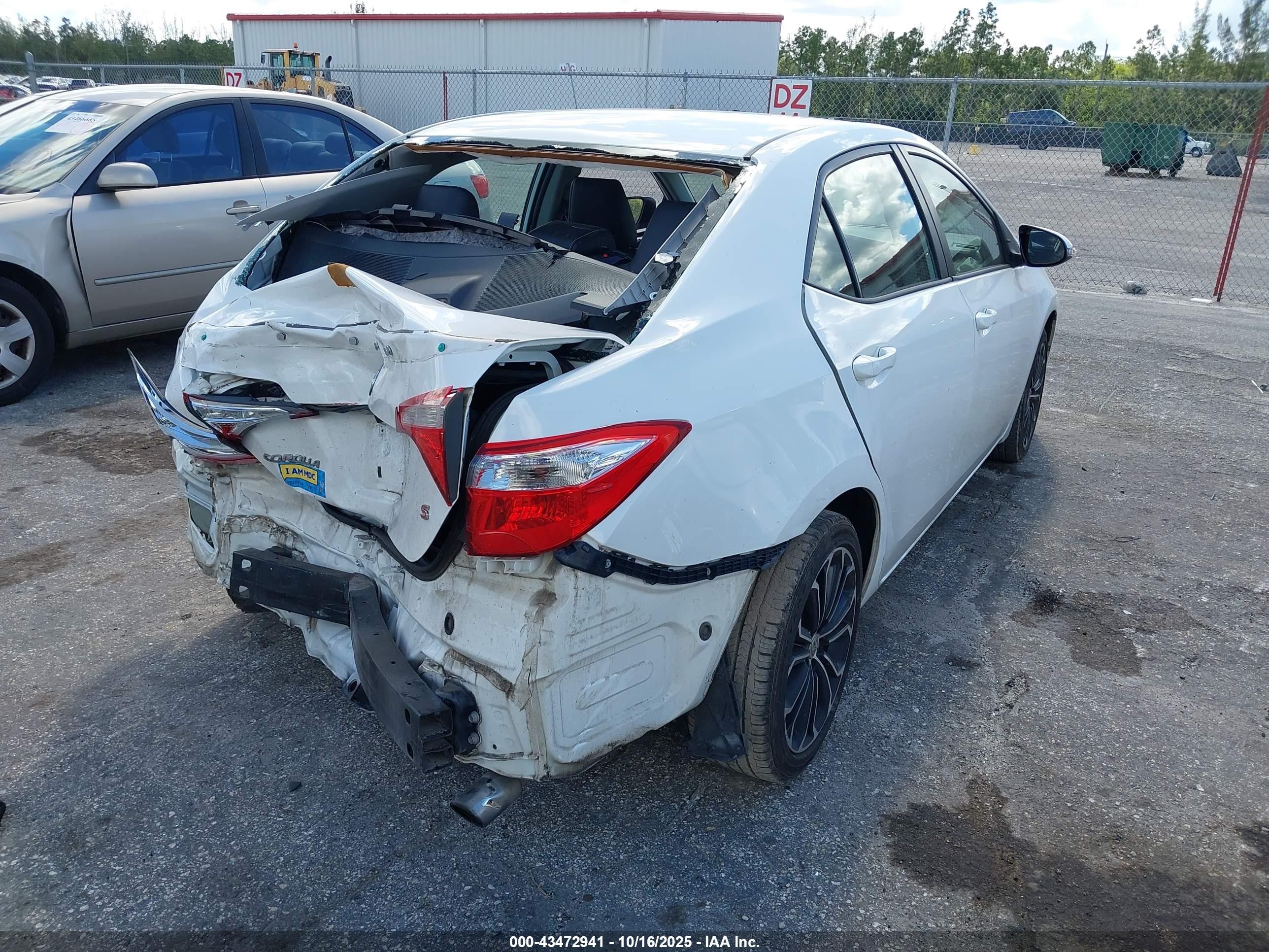 2015 Toyota Corolla S Plus White vin: 2T1BURHE5FC464627