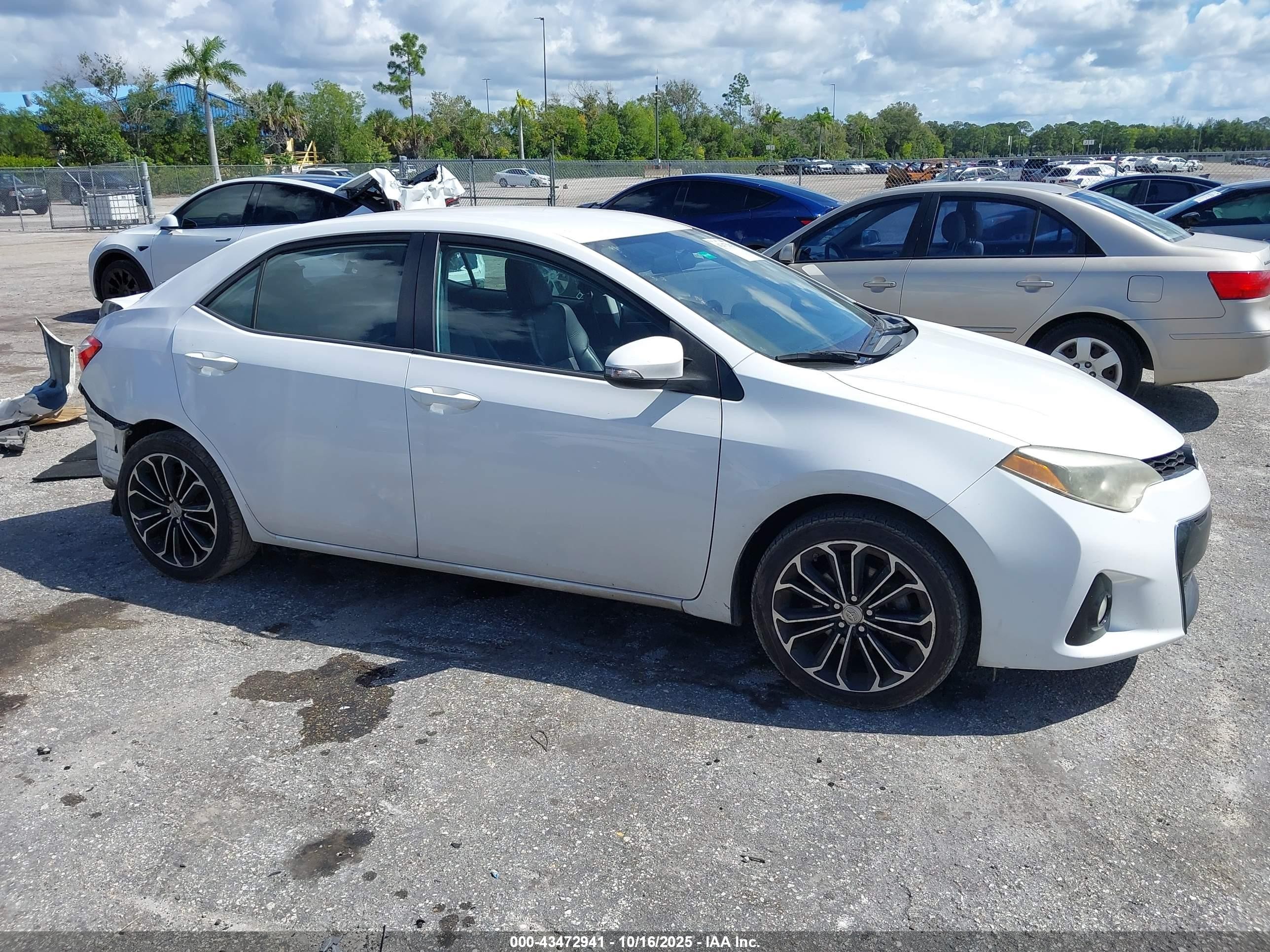 2015 Toyota Corolla S Plus White vin: 2T1BURHE5FC464627