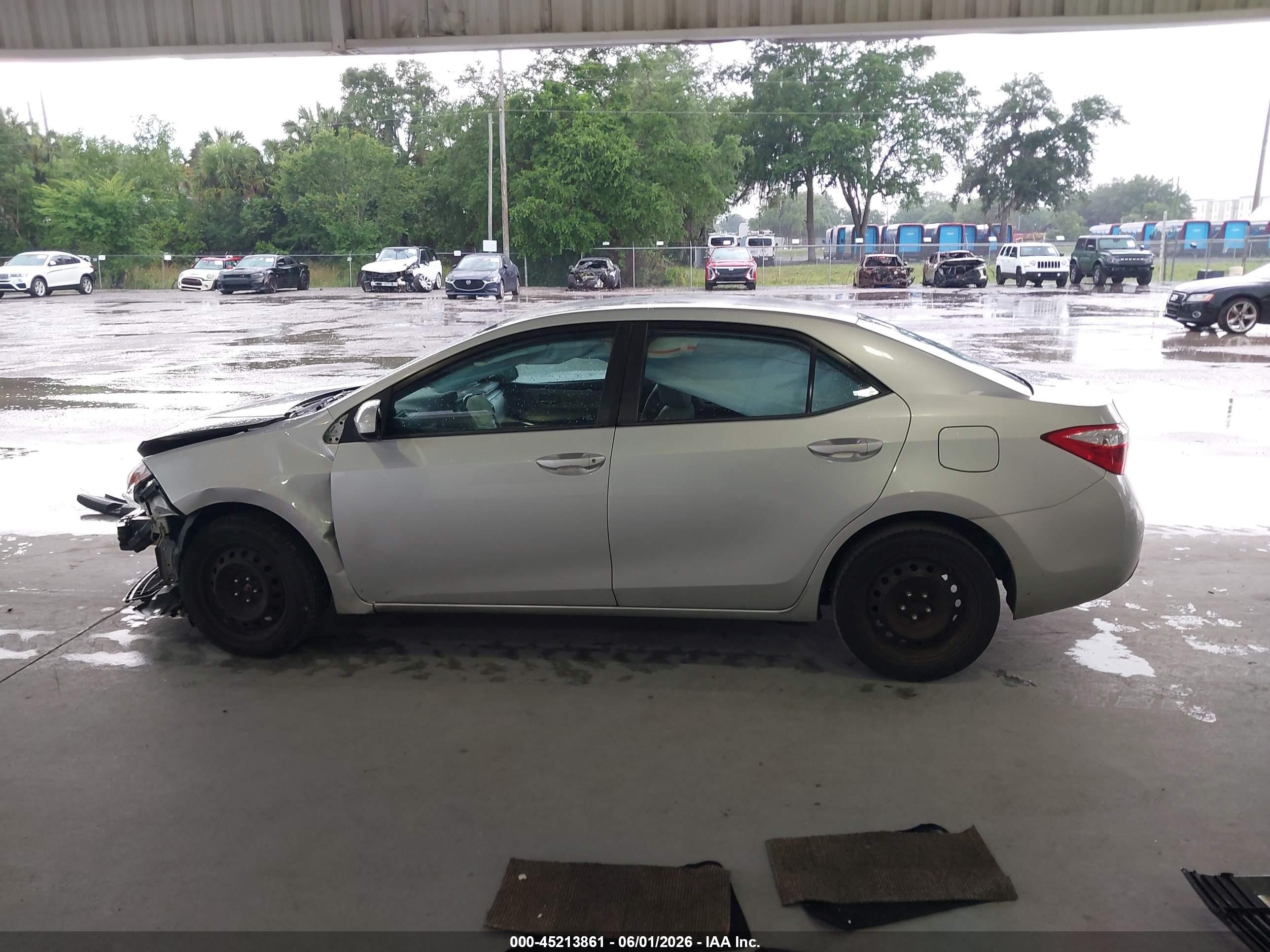 2015 Toyota Corolla Le Silver vin: 2T1BURHE5FC468645