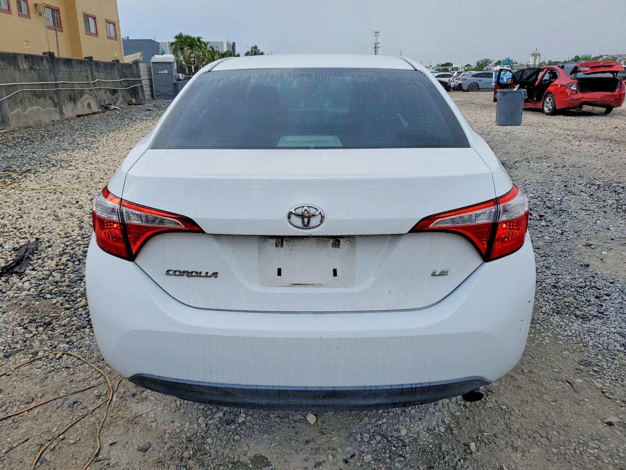 2015 Toyota Corolla Le White vin: 2T1BURHE5FC481251
