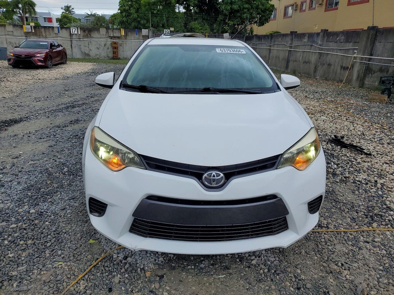 2015 Toyota Corolla Le White vin: 2T1BURHE5FC481251