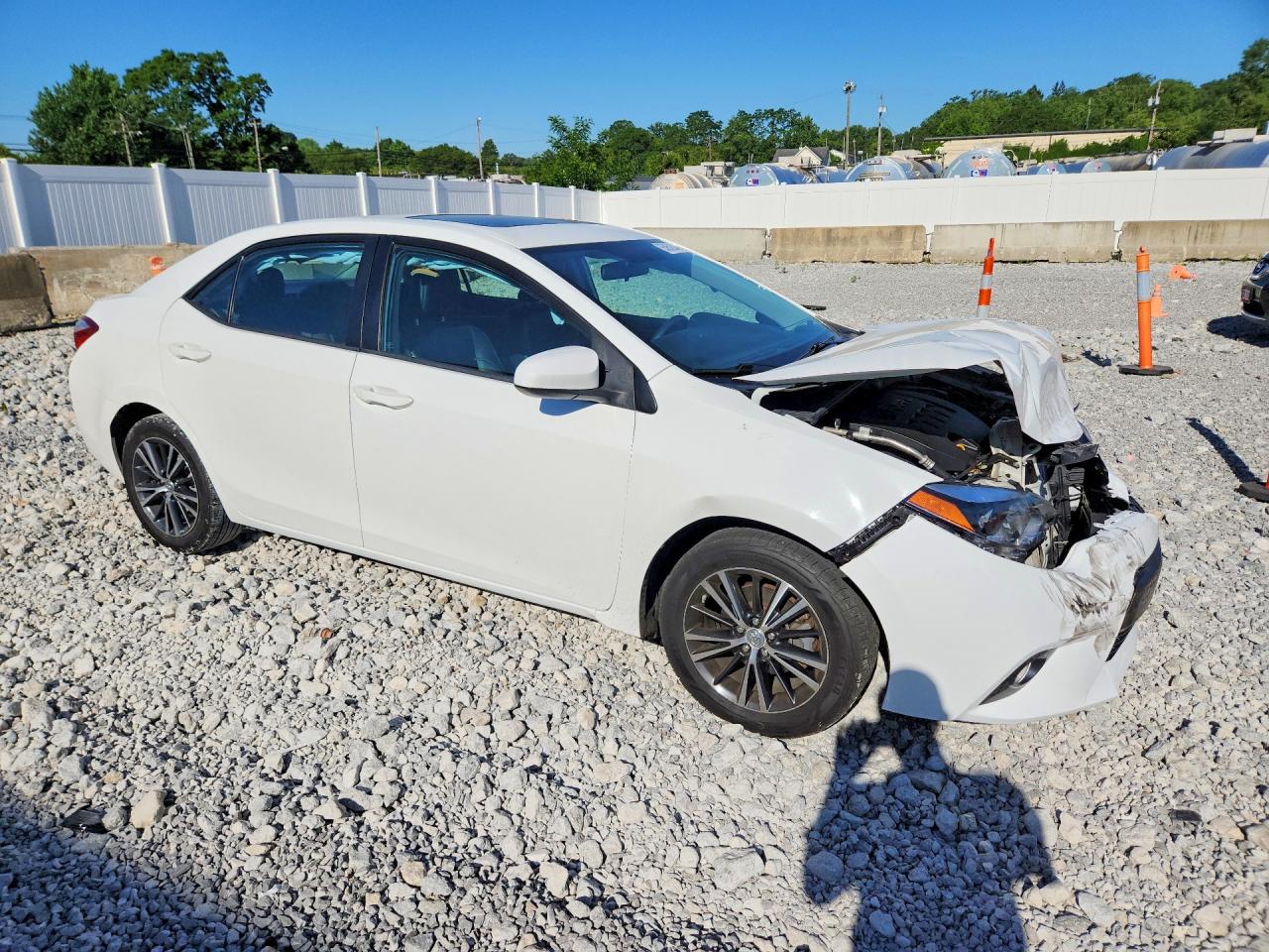 2016 Toyota Corolla Le Premium White vin: 2T1BURHE5GC664490