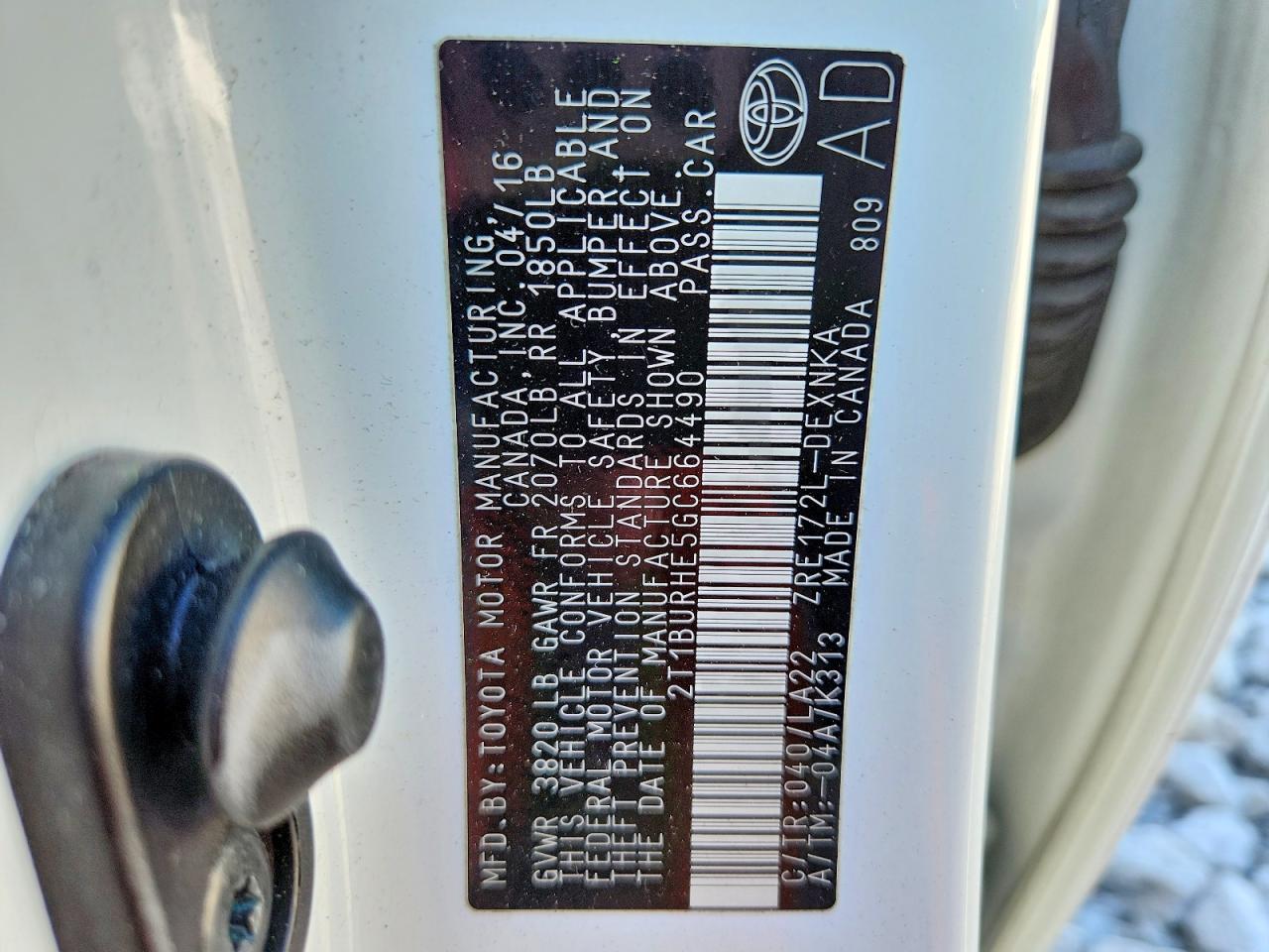 2016 Toyota Corolla Le Premium White vin: 2T1BURHE5GC664490