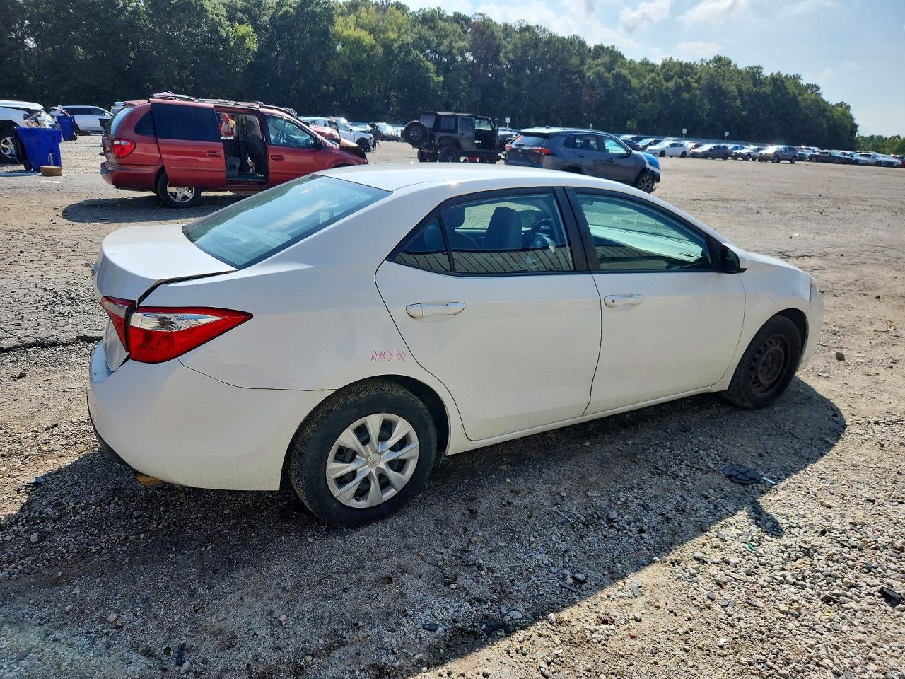 2016 Toyota Corolla L Белый vin: 2T1BURHE5GC707192