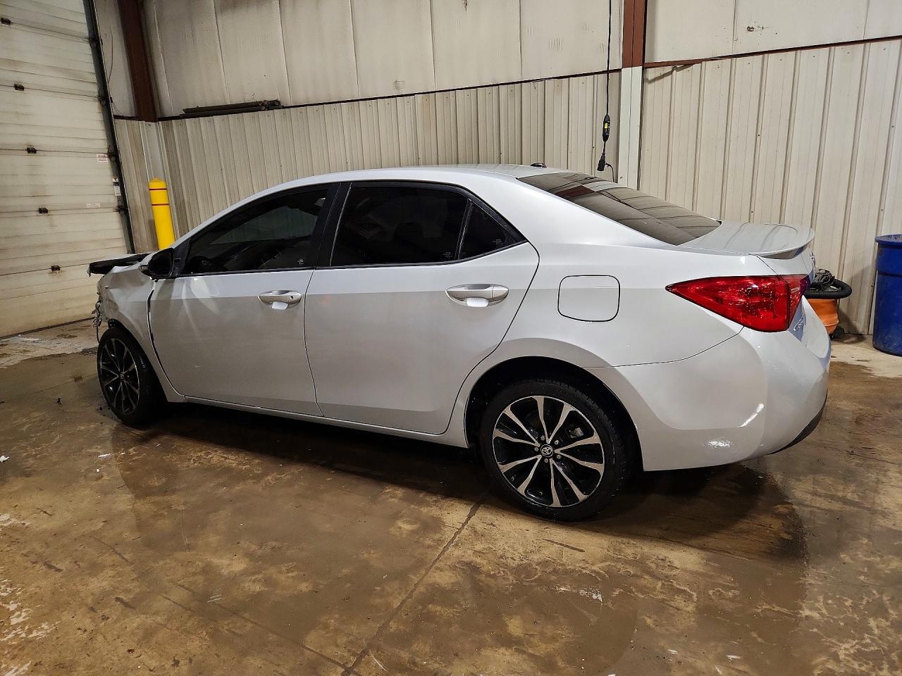2017 Toyota Corolla Se Серебряный vin: 2T1BURHE5HC791418