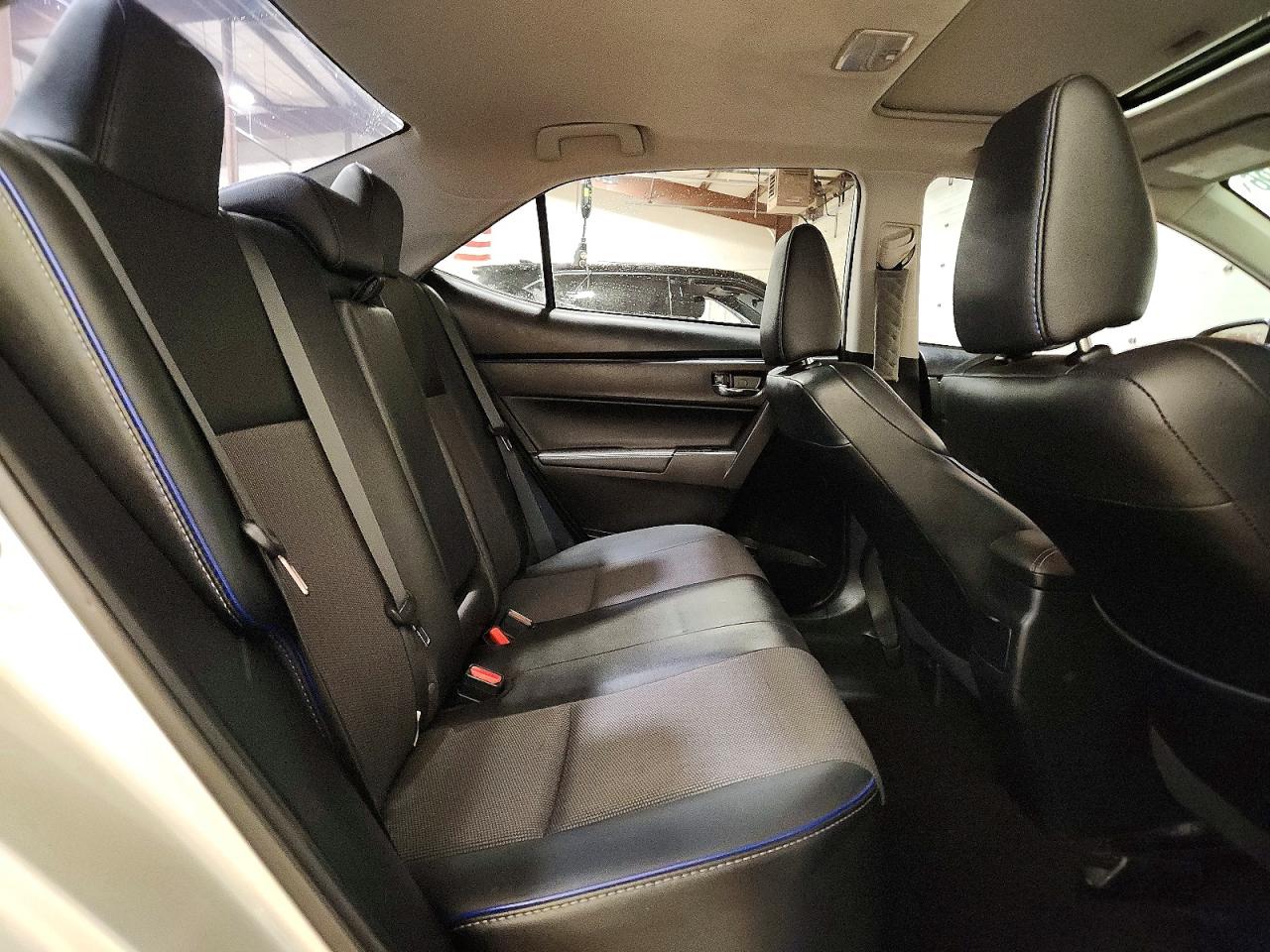 2017 Toyota Corolla Se Серебряный vin: 2T1BURHE5HC791418